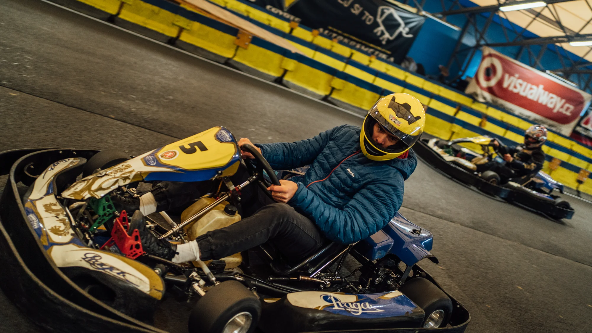 Zažijte adrenalin na 4 kolech: 10min. jízdy na závodní motokáře pro děti i dospělé