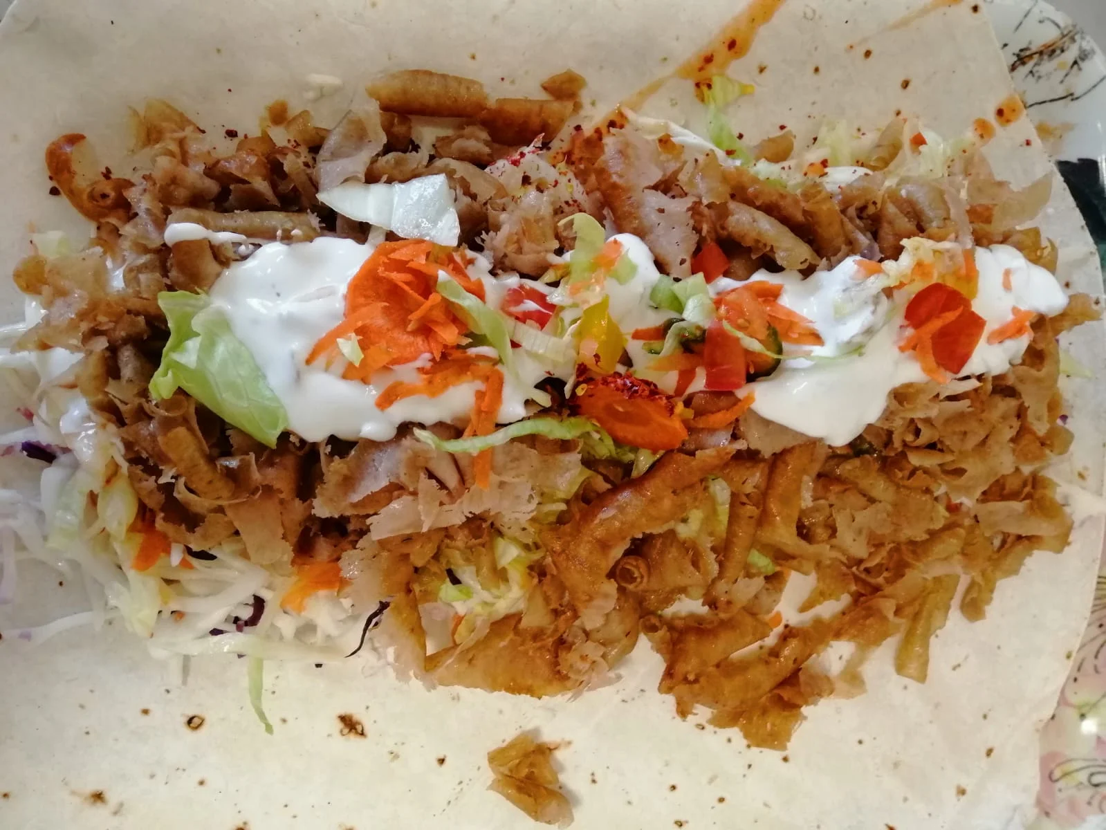 Pořádné jídlo: dürüm, döner, talíř kebabu s hranolky nebo falafel i s nápojem