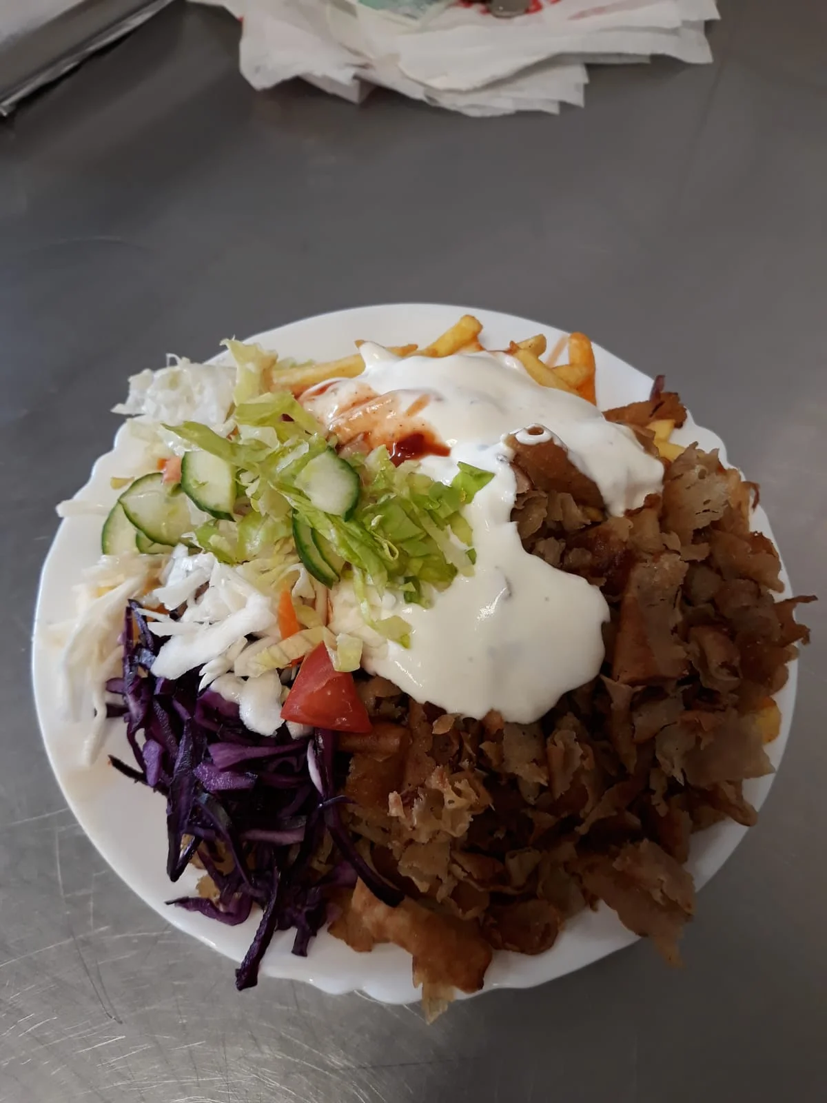 Pořádné jídlo: dürüm, döner, talíř kebabu s hranolky nebo falafel i s nápojem