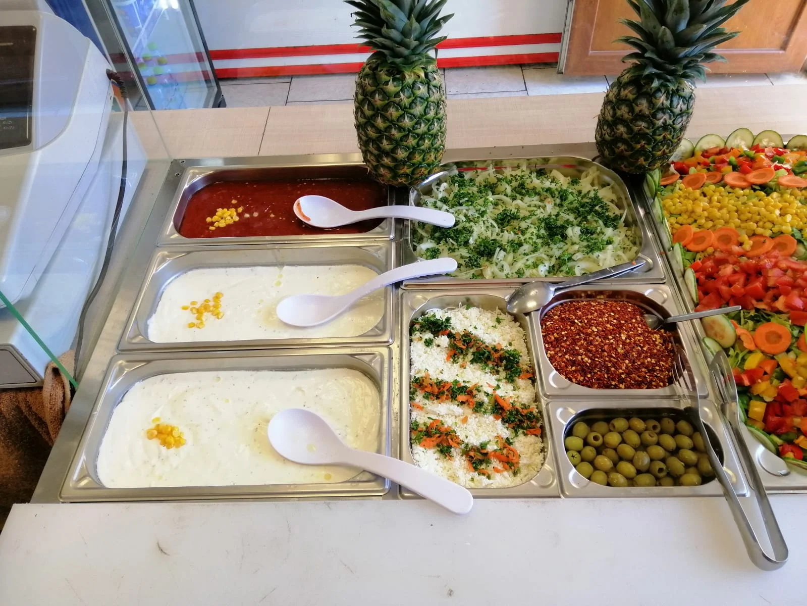 Pořádné jídlo: dürüm, döner, talíř kebabu s hranolky nebo falafel i s nápojem