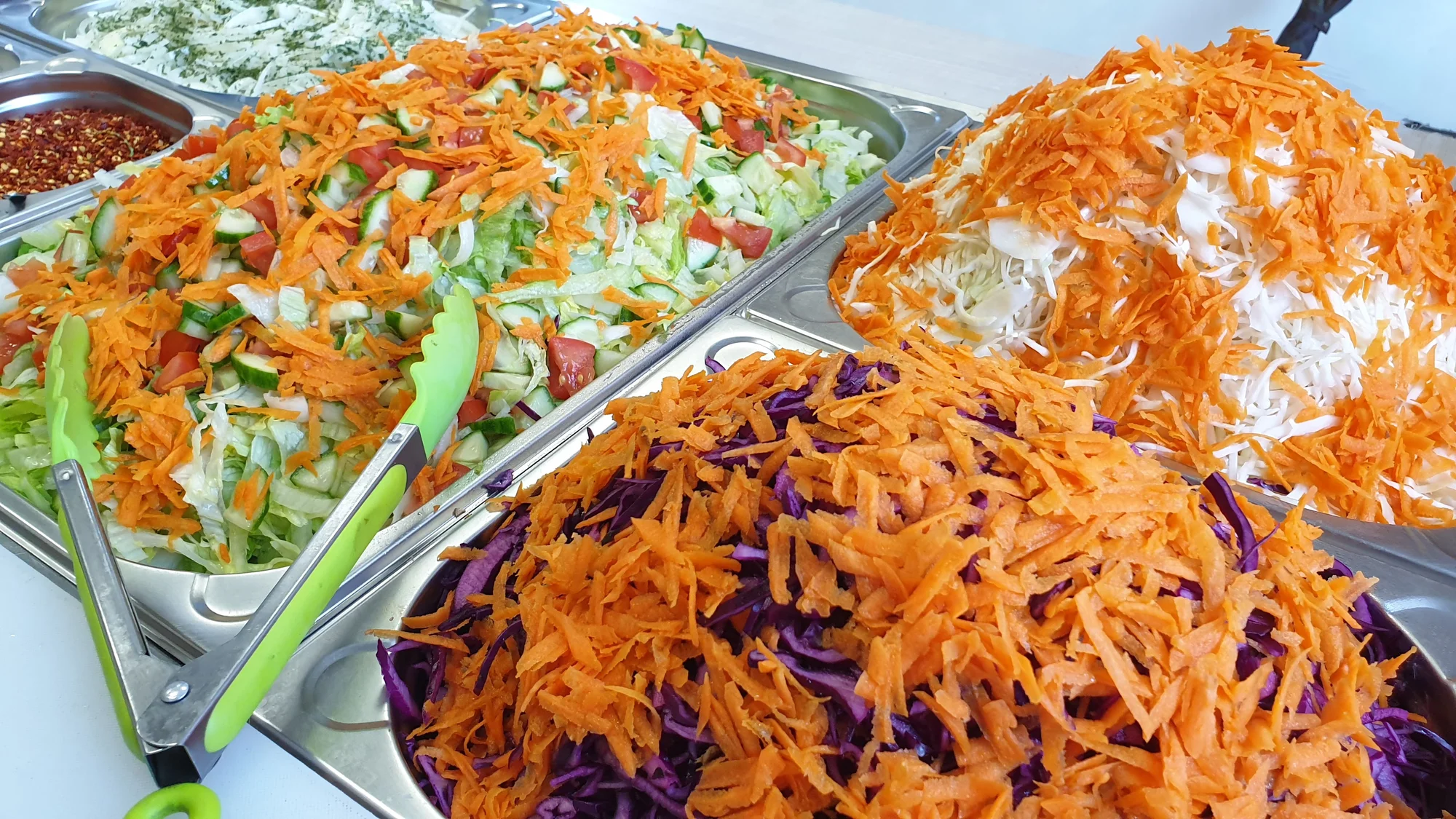 Pořádné jídlo: dürüm, döner, talíř kebabu s hranolky nebo falafel i s nápojem