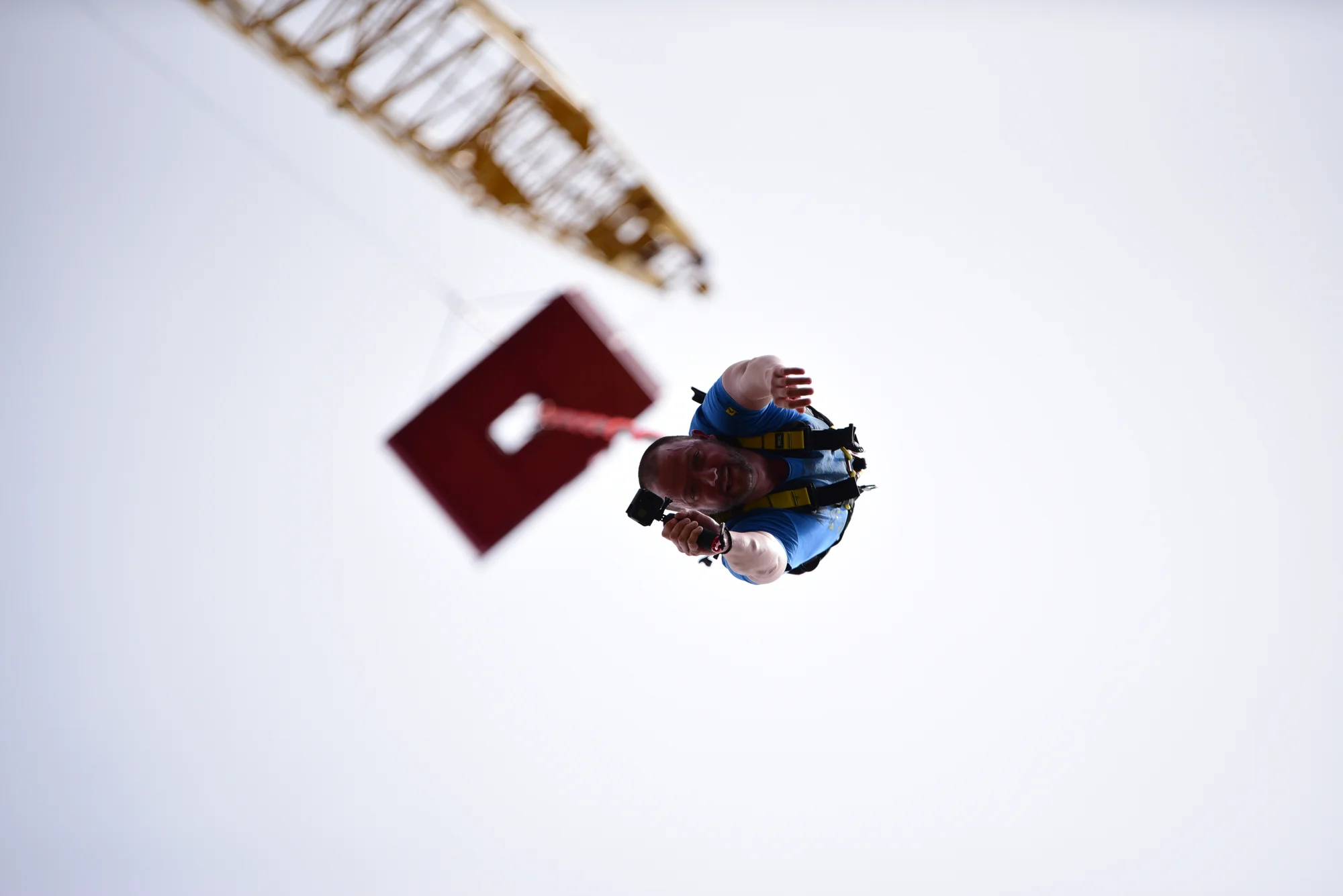 Užijte si pořádný adrenalin: bungee jumping z 90 m v polském městě Chorzów, sólo i tandem