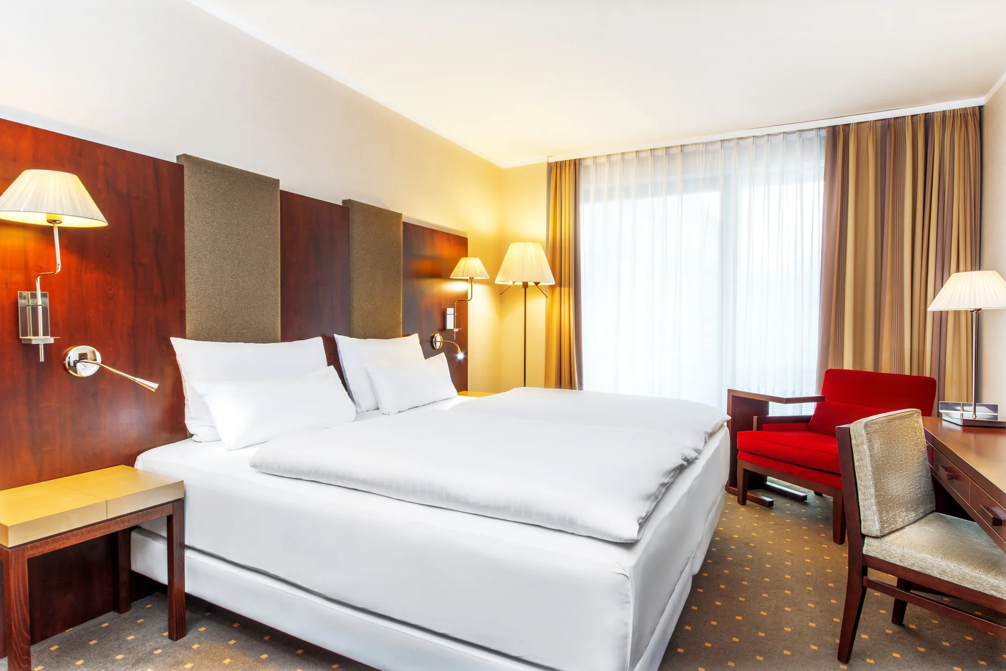 Pěkný 4* hotel přímo v centru Budapešti: snídaně a neomezený vstup do sauny