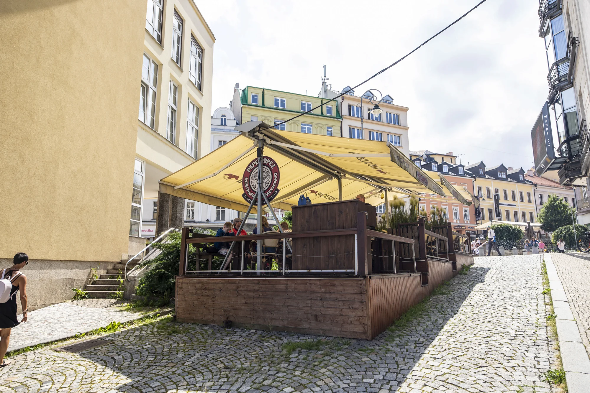 Tříchodové menu v mexické restauraci: polévka, plato specialit dle výběru a dezert pro 2 osoby
