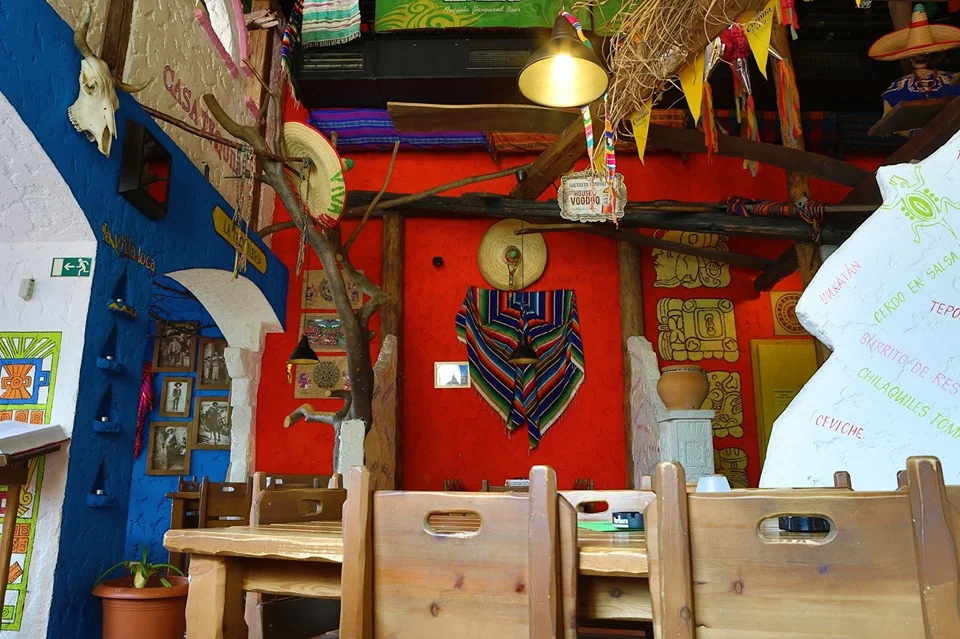 Mexická hostina pro 2 osoby: plato plné specialit, fazolová polévka a dezerty