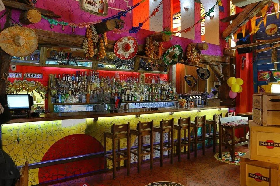 Mexická hostina pro 2 osoby: plato plné specialit, fazolová polévka a dezerty