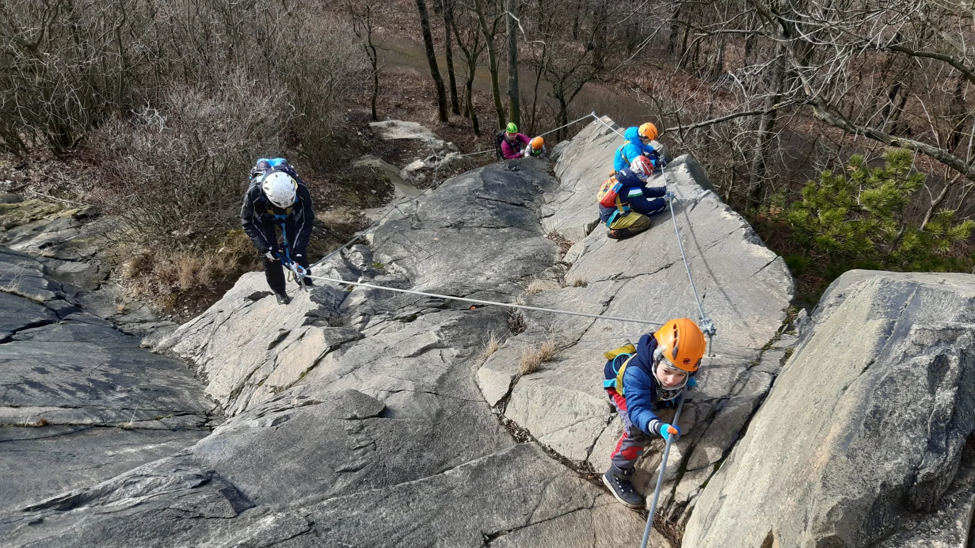Via Ferrata: lezení po Hněvíně v Mostě i s návštěvou jeskyně