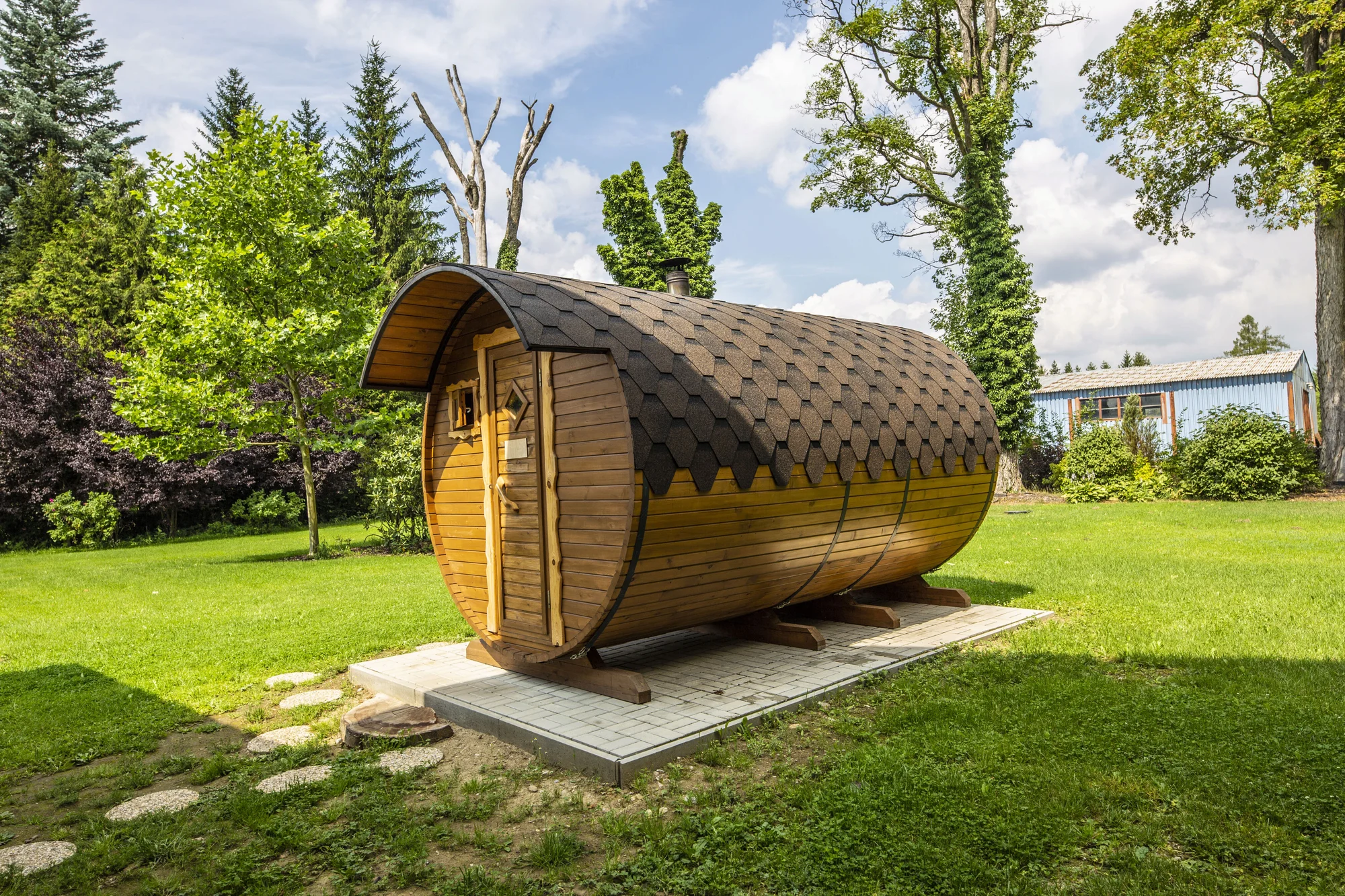 4* Resort Johanka či treehouse na Vysočině: polopenze, vířivka, sauna a dřevěné sudy