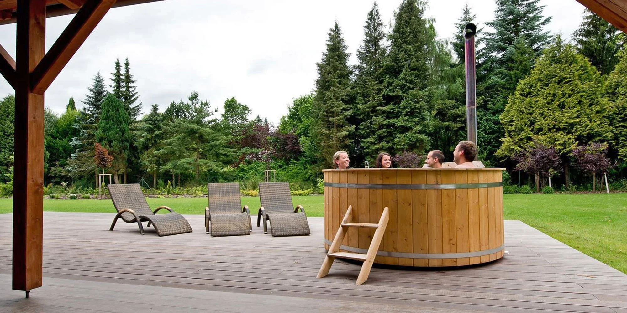 4* Resort Johanka či treehouse na Vysočině: polopenze, vířivka, sauna a dřevěné sudy