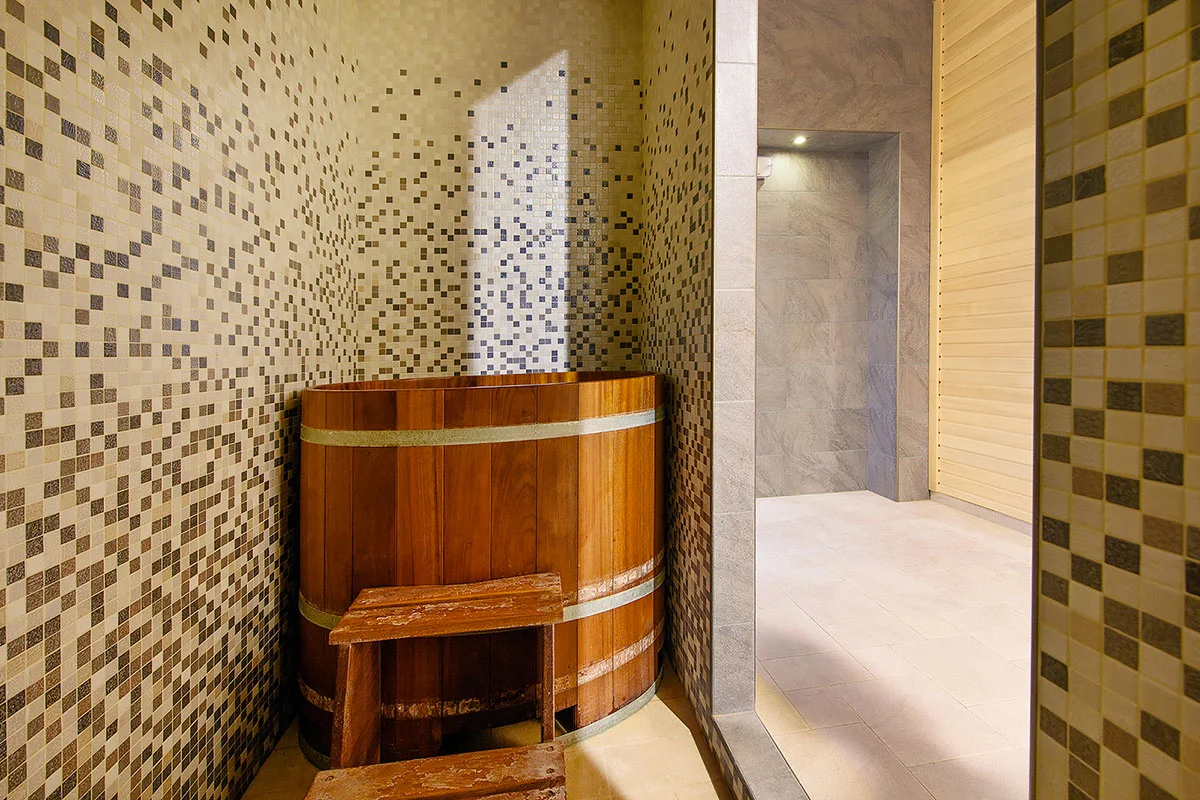 90 minut v privátním wellness až pro 4 osoby: vířivka, bazén nebo i sauna