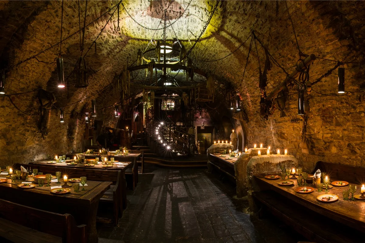 K Pavoukovi na středověké hody: historická show, pětichodové menu a neomezené nápoje