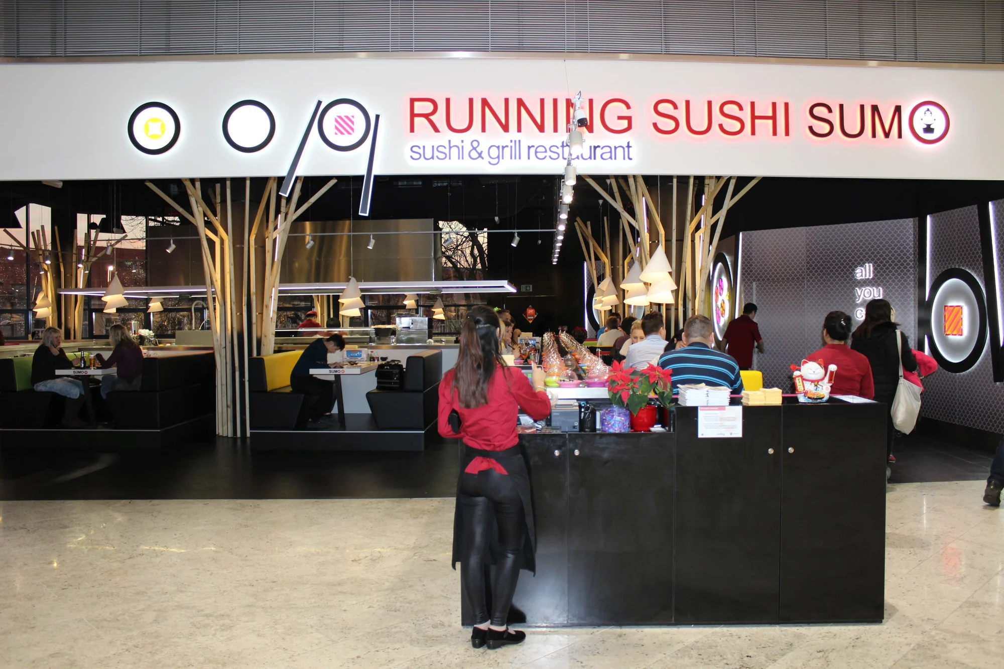 Running sushi v Hradci Králové: 2 h konzumace asijských pochoutek pro dospělé i děti