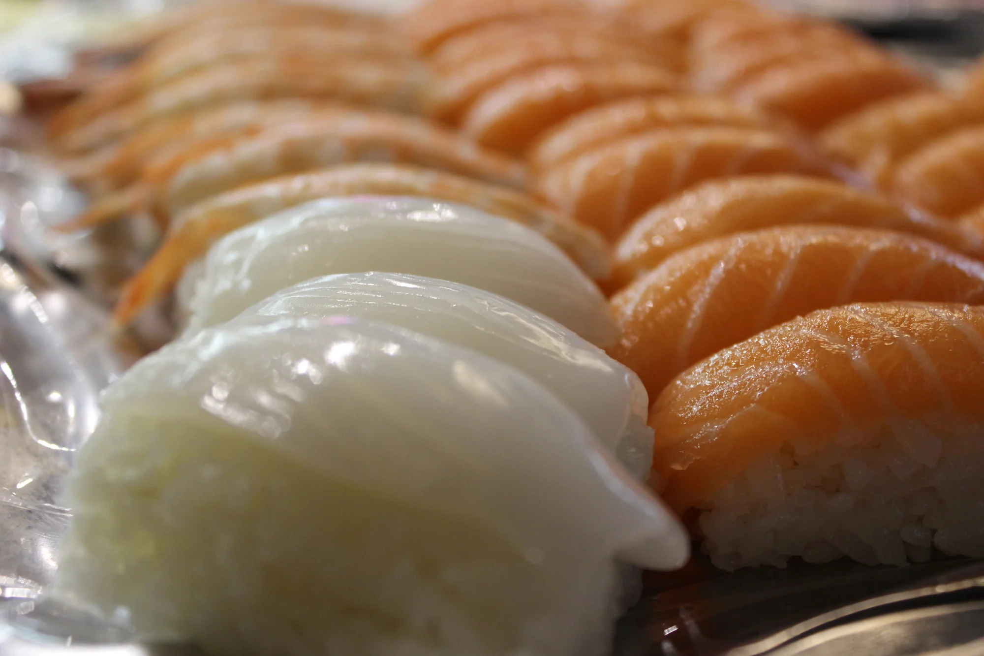Running sushi v Hradci Králové: 2 h konzumace asijských pochoutek pro dospělé i děti