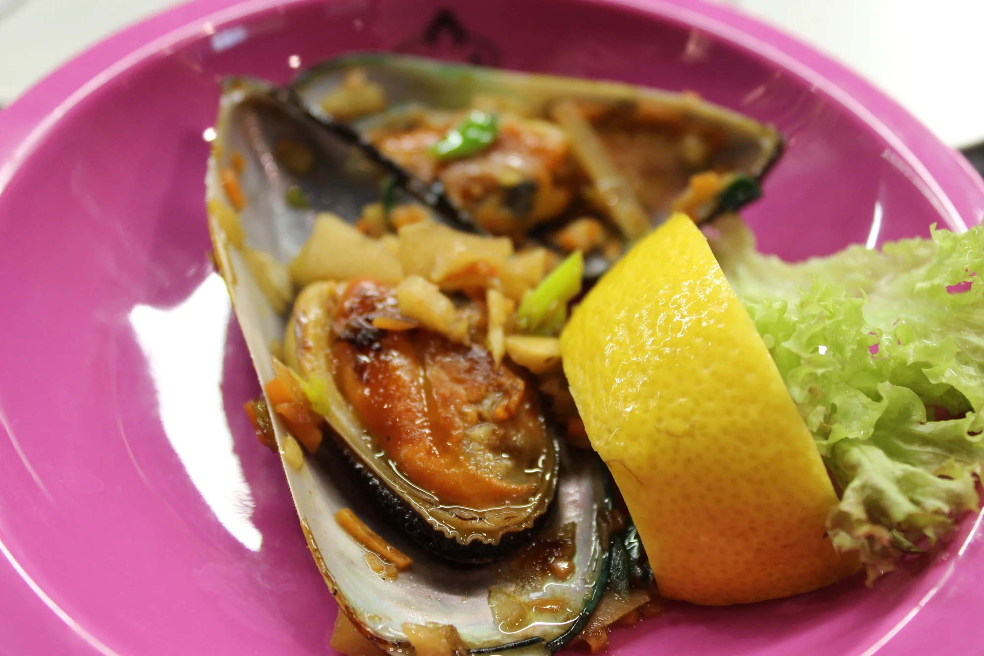 Running sushi v Hradci Králové: 2 h konzumace asijských pochoutek pro dospělé i děti