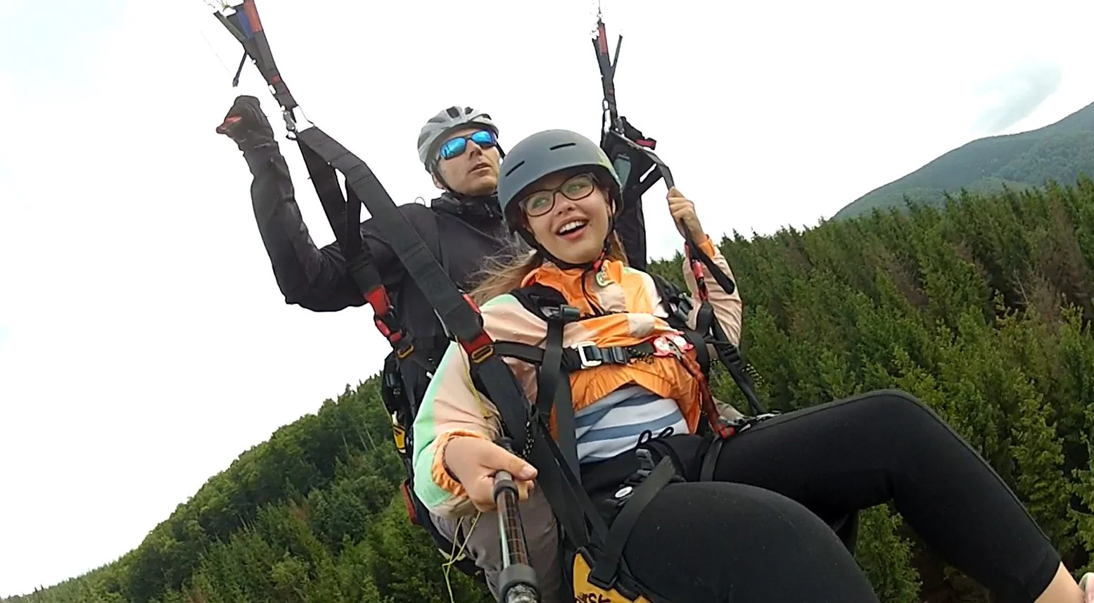 Vyleťte až do oblak: paraglidingový tandemový let na míru s videozáznamem letu