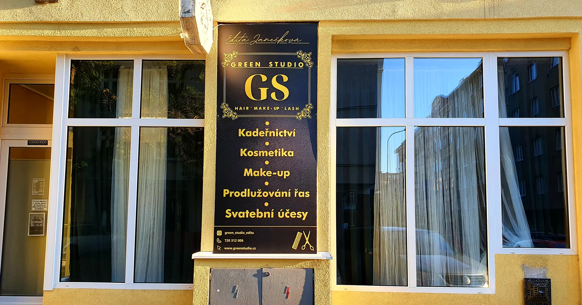 Kompletní kosmetické ošetření i s barvením řas či laminací obočí