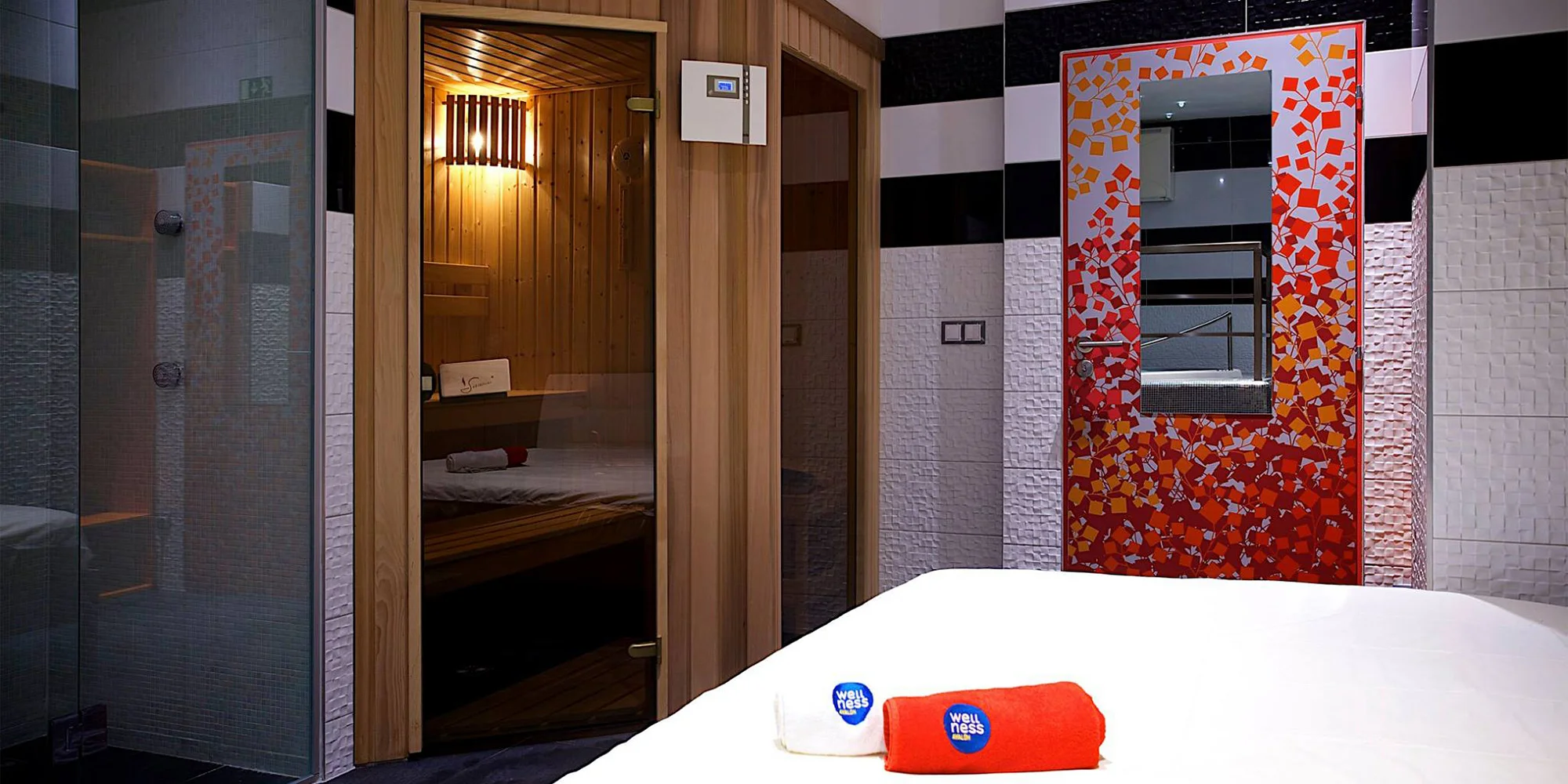 90–120 min. v soukromé VIP wellness zóně pro pár: vířivka i finská sauna