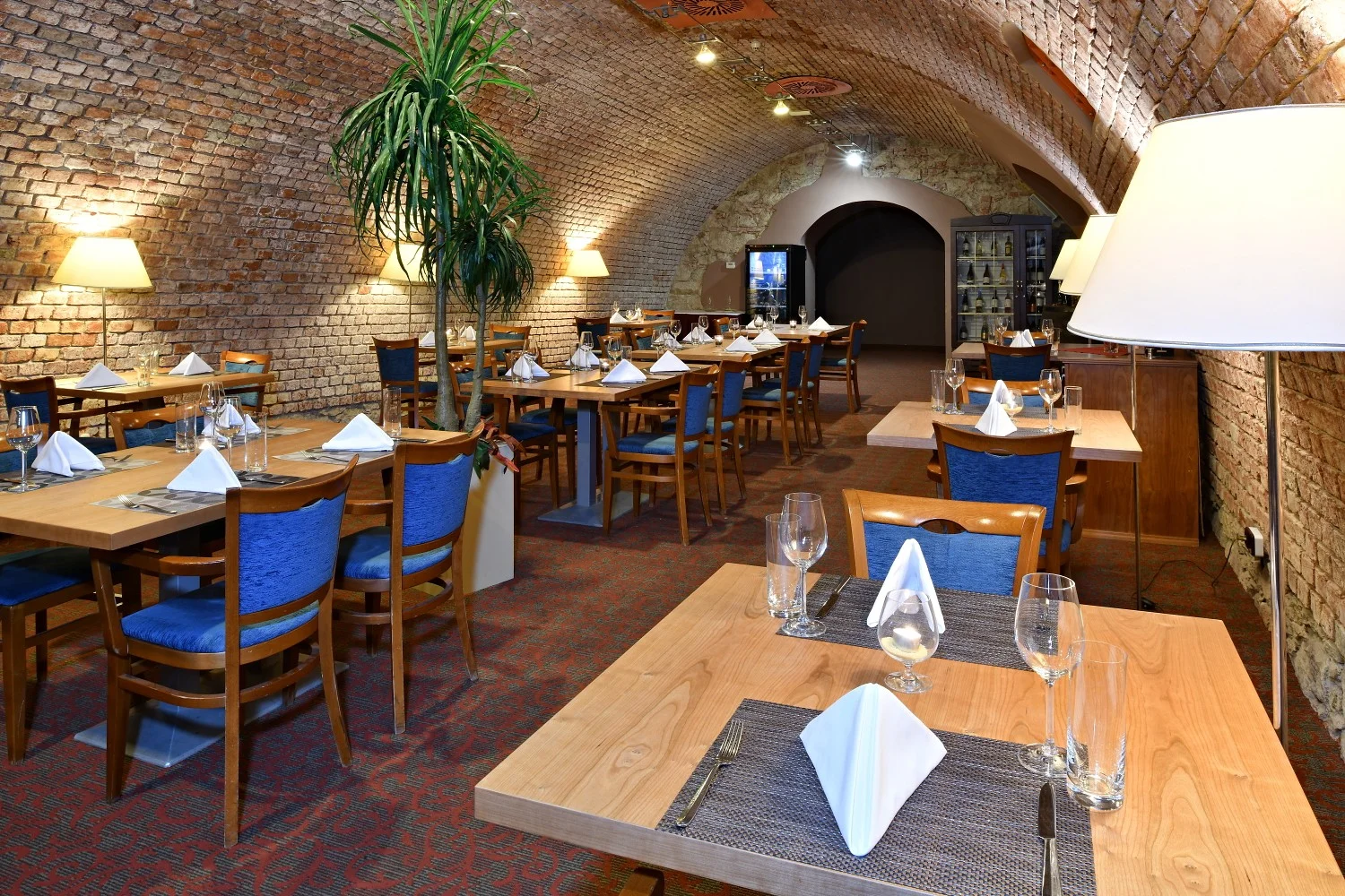 Čtyřchodové menu s vínem v restauraci La Cave pro 1 či 2 osoby
