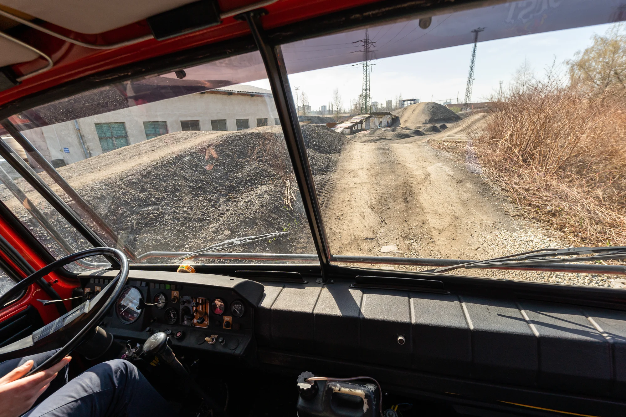 15–60 minut adrenalinové jízdy s dakarským speciálem Tatra 815 4x4