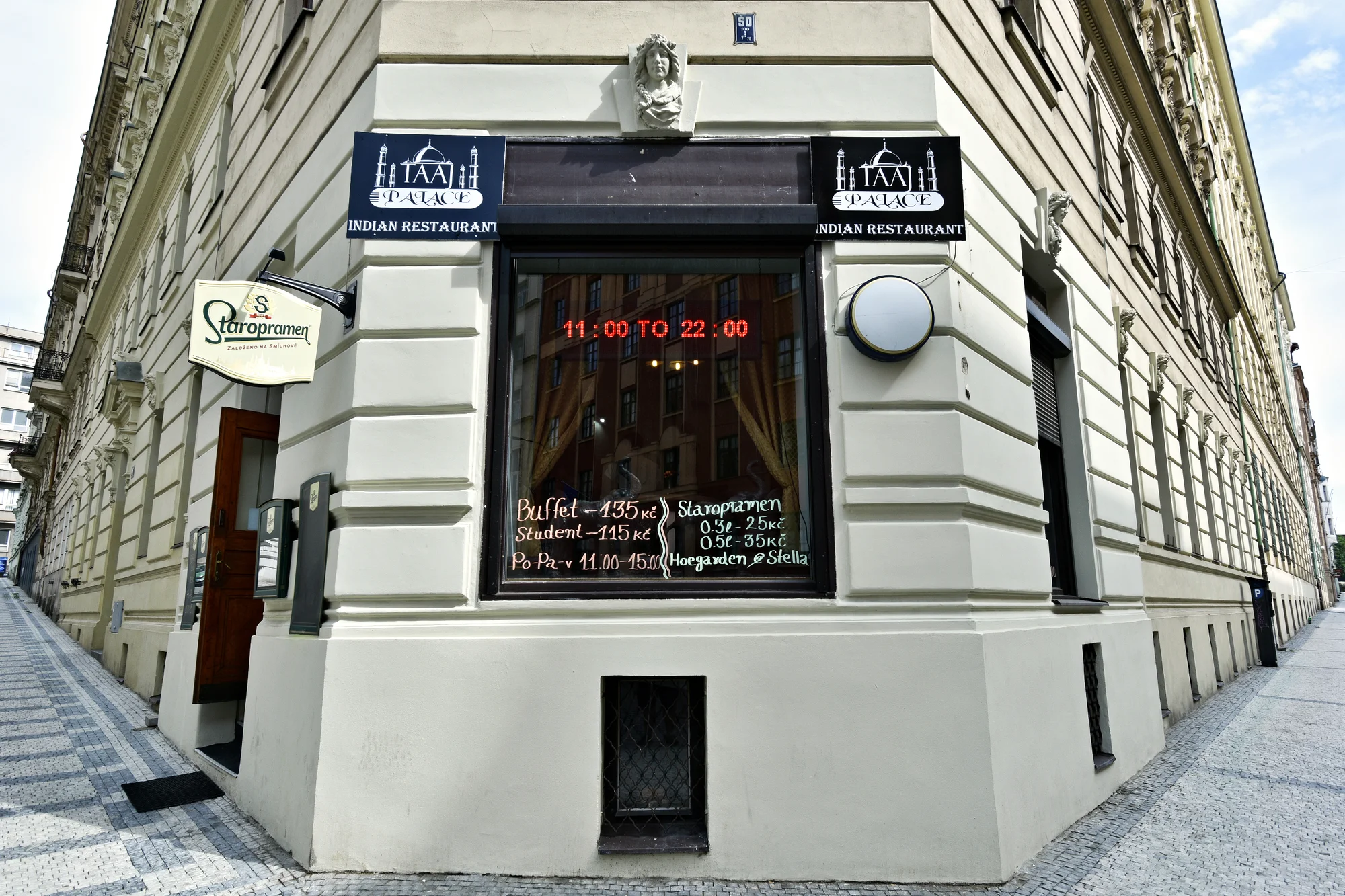 Indické masové i vegetariánské menu pro 2 osoby v centru Prahy