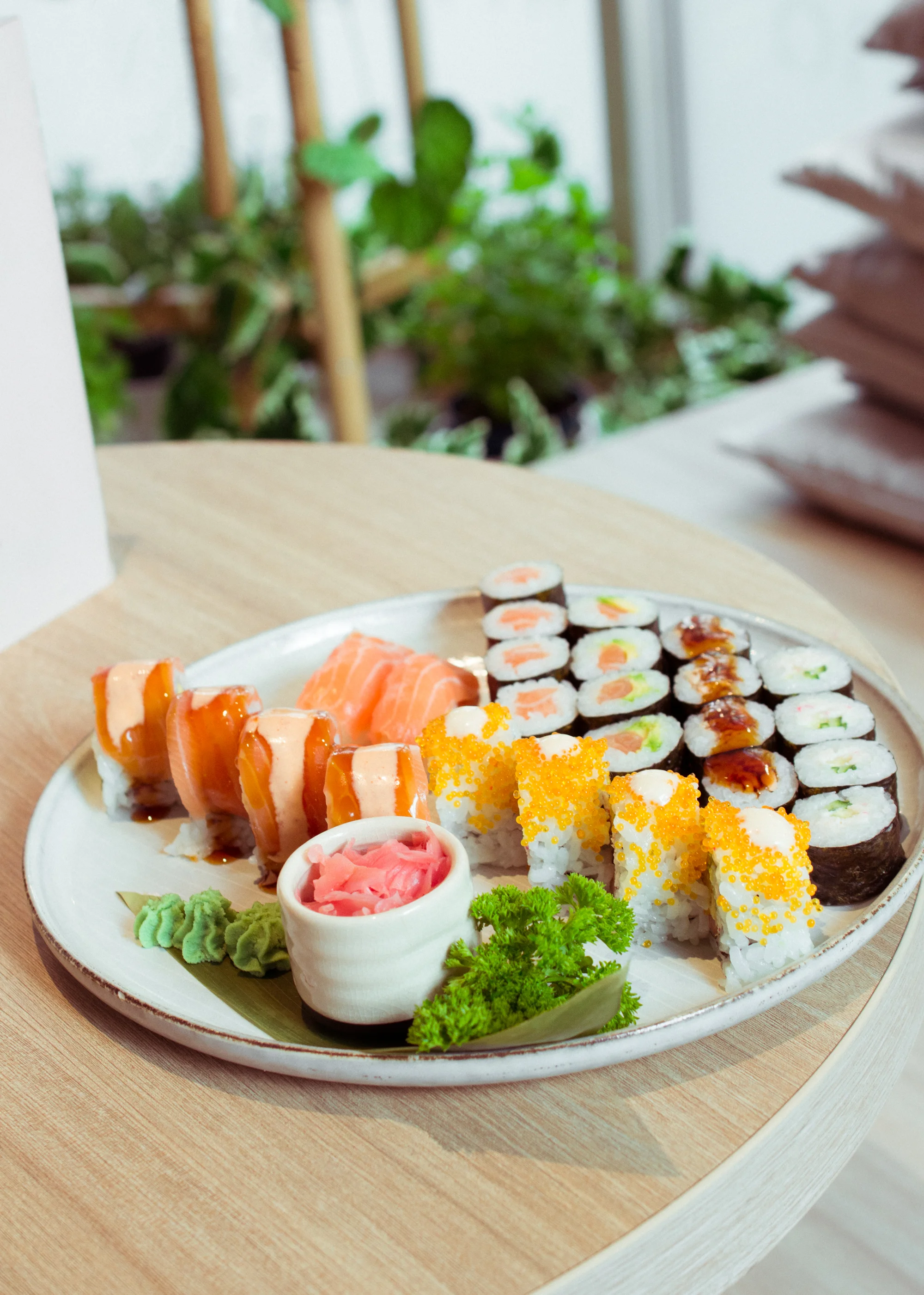 Na sushi do pasáže Alfa: 26 kousků s lososem, krabím krémem i avokádem