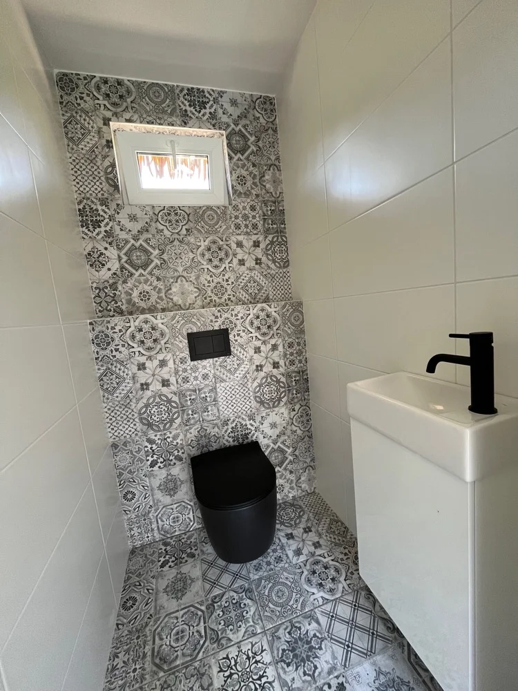 Pobyt se snídaní až pro 4 osoby v plně vybaveném treehousu na jihu Čech: žádné Wi-Fi, jen božský klid a sauna