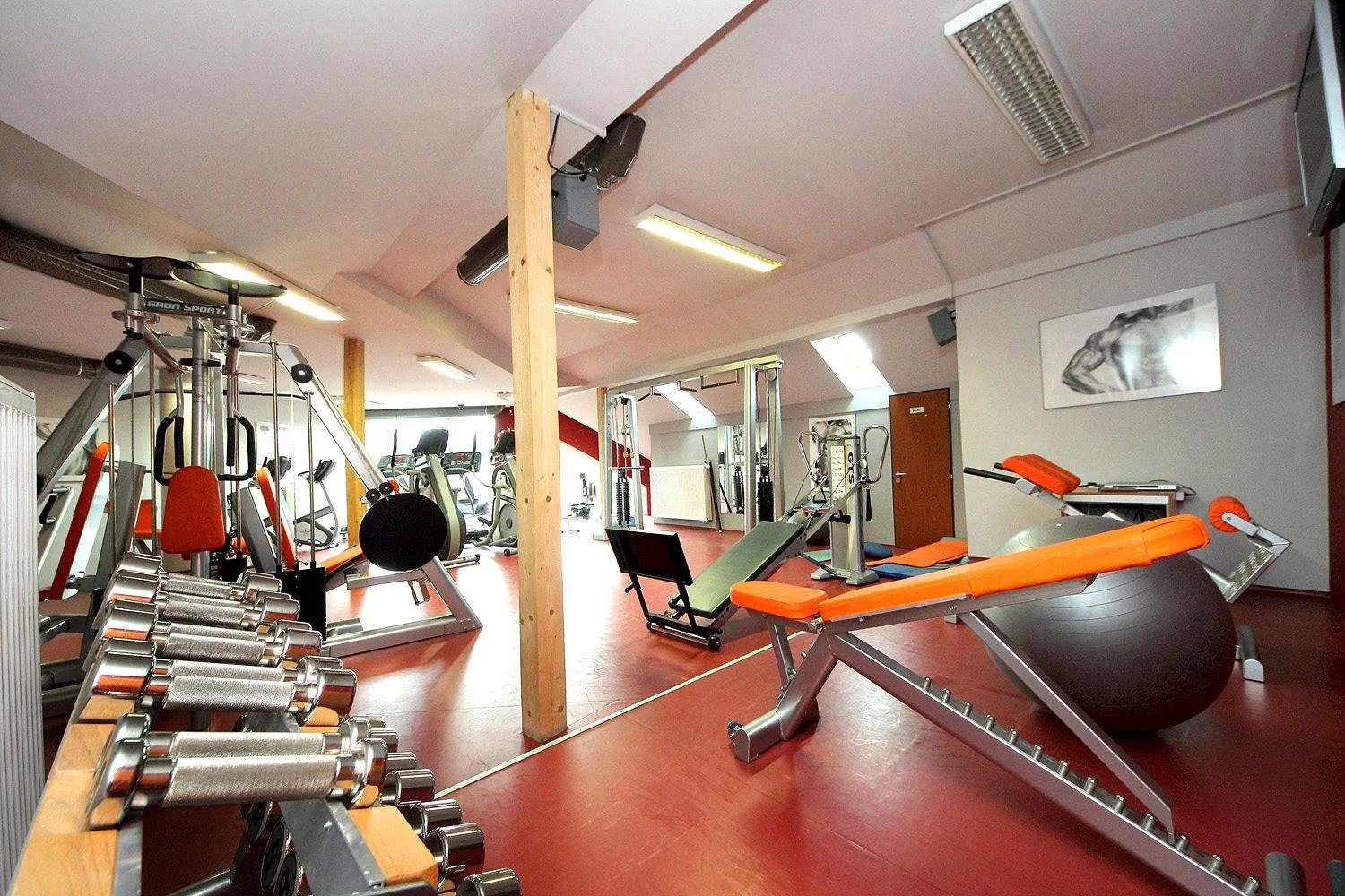 Pohodový odpočinek v Benešově: snídaně či polopenze a sportovní aktivity i wellness