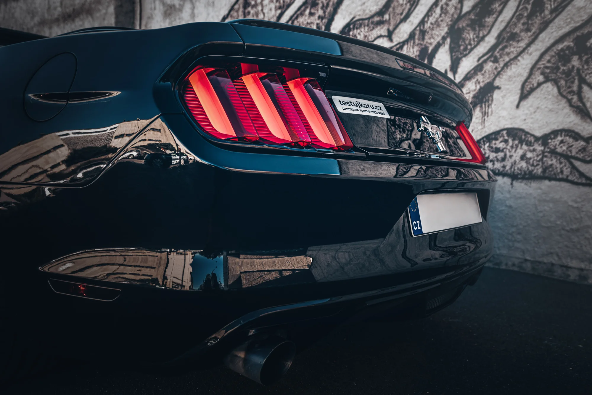 Parádní jízda: pronájem Fordu Mustang kabriolet na 24 hodin nebo rovnou celý víkend