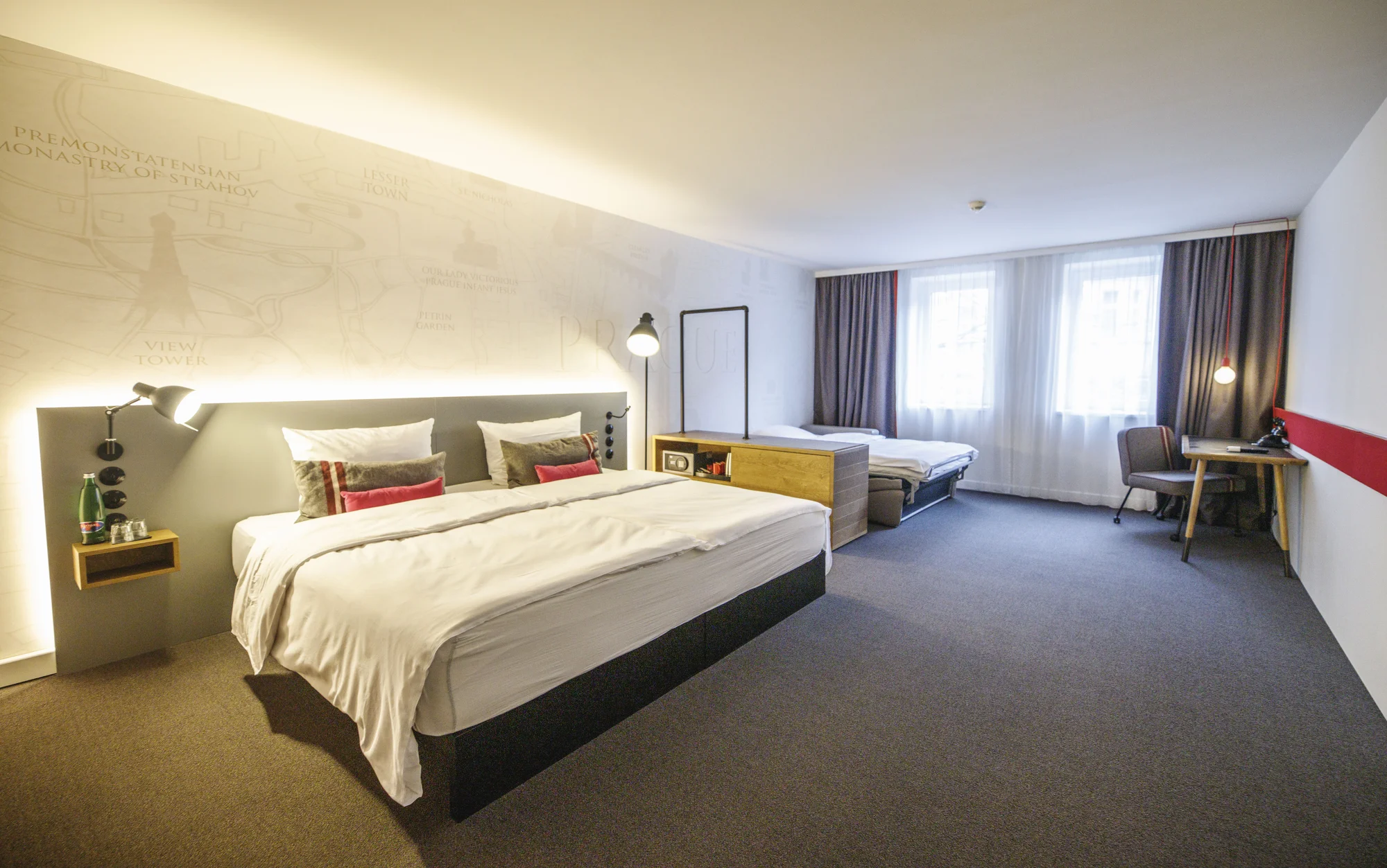 Pobyt v Praze: moderní hotel v Karlíně se snídaní, blízko metra i tramvaje