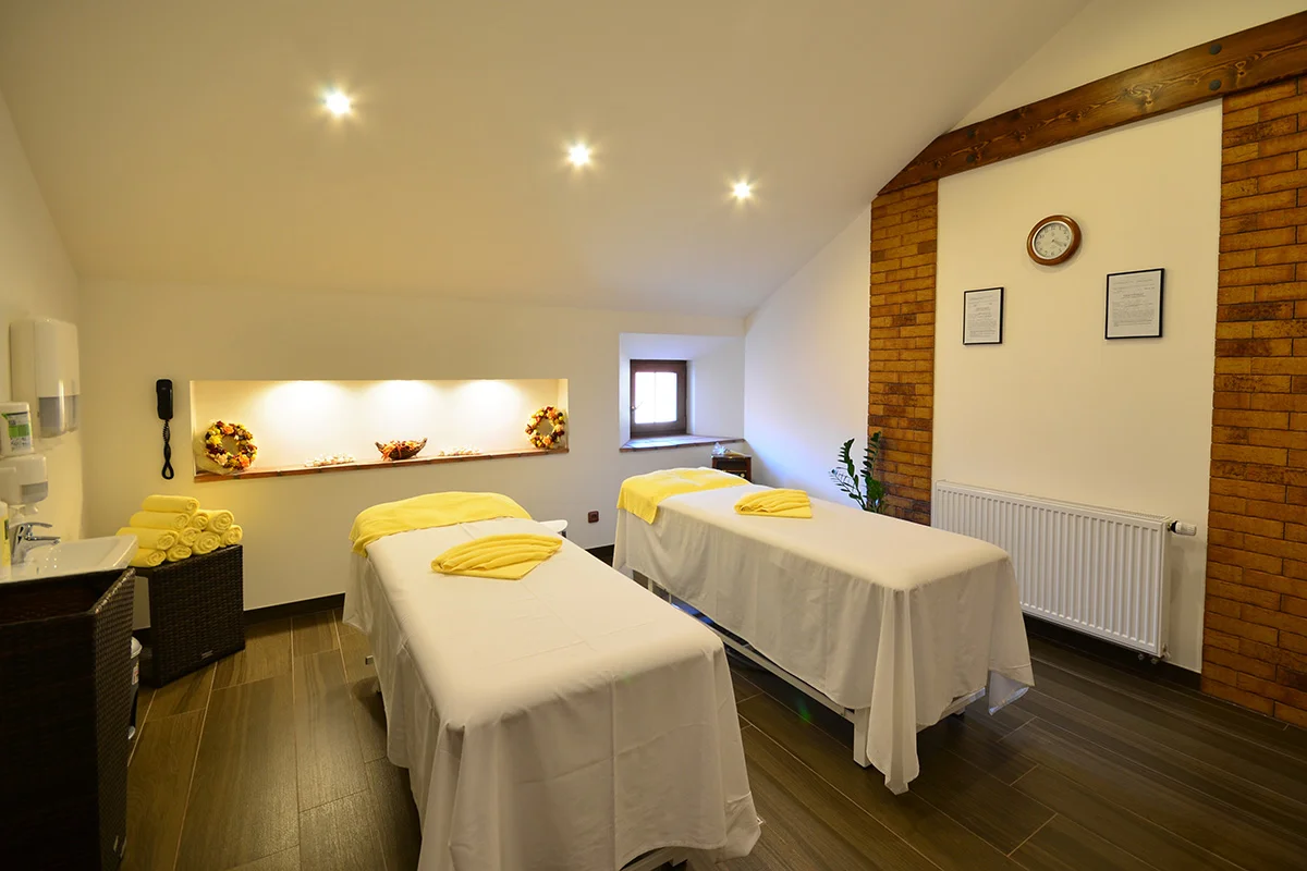 Krásný hotel u pivovaru Klášter: wellness a polopenze s večeřemi při svíčkách