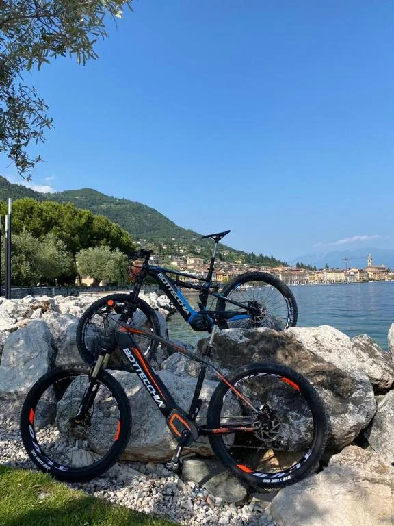 Dovolená pro pár i rodinu na břehu Lago di Garda: snídaně, wellness i kola