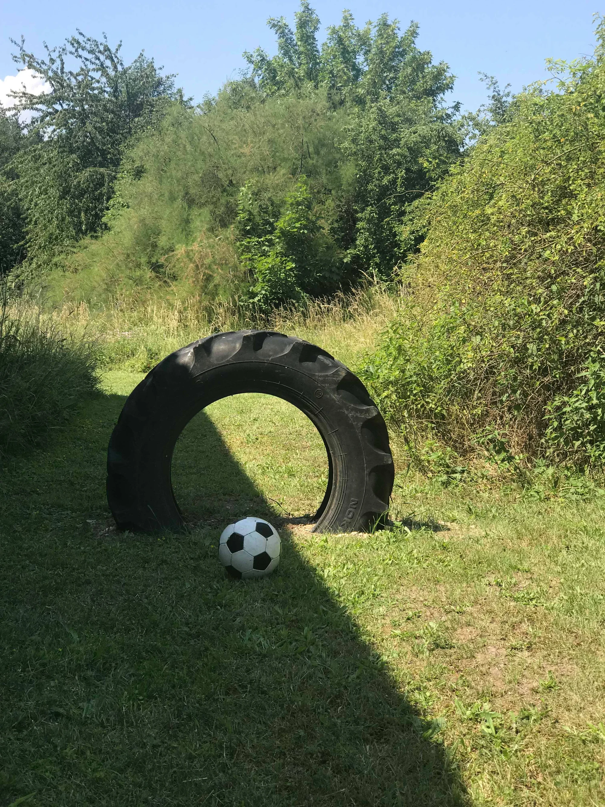 Zábava pro celou rodinu: vstupné na šestnáctijamkové hřiště FotbalGolfu