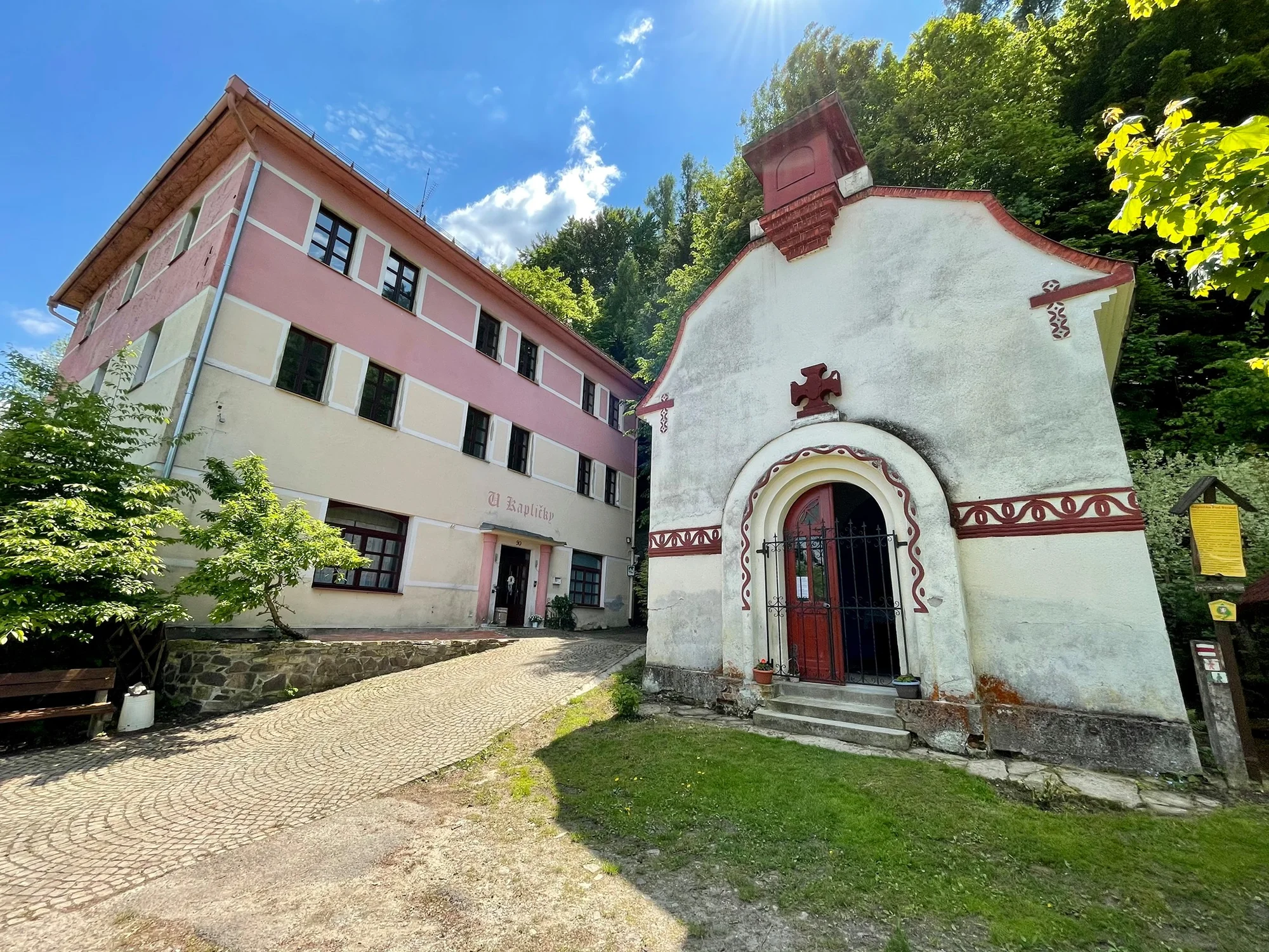 Pobyt ve stylovém hotelu ve Východních Čechách se snídaní a welcome drinkem