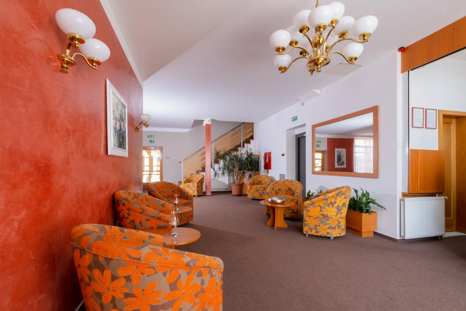 Pohodový pobyt v Mohelnici: hotel se snídaní, láhev vína a krajina Bouzova
