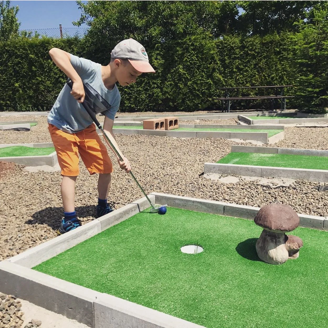 Vstup na fotbalgolf, minigolf i fotbalpool pro dva či celou rodinu na celý den