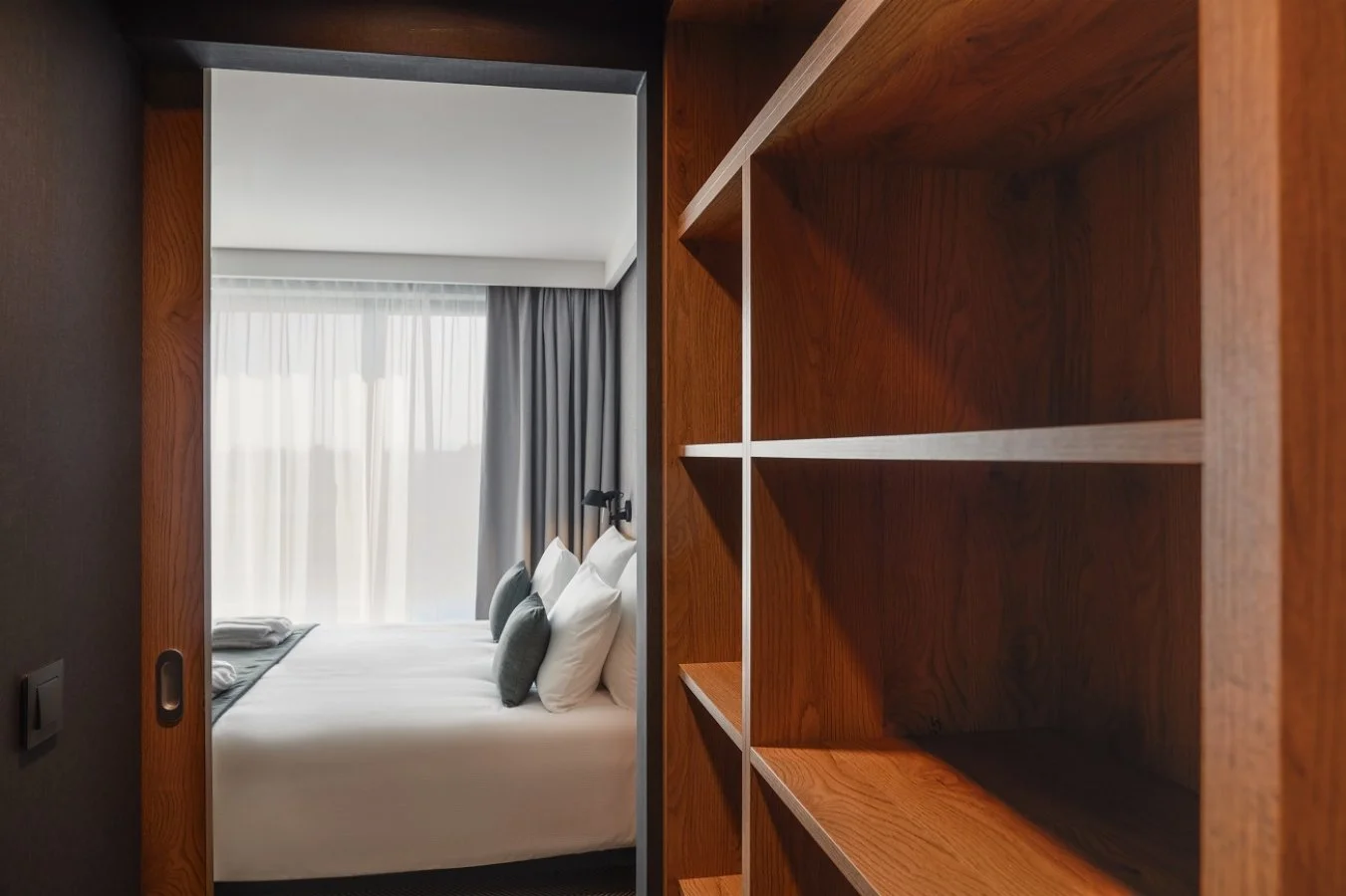 Pobyt v moderním hotelu ve Vratislavi: bufetové snídaně a památky