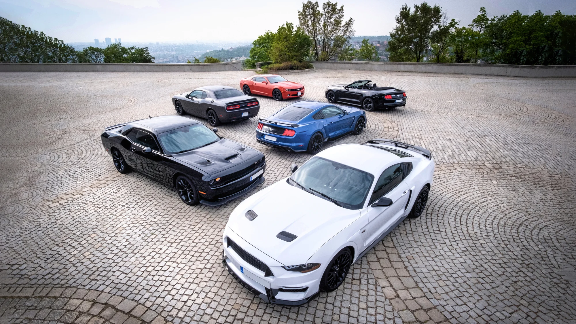 Pronájem Fordu Mustang GT 5.0 V8 bez instruktora: 24 hodin, celý i prodloužený víkend