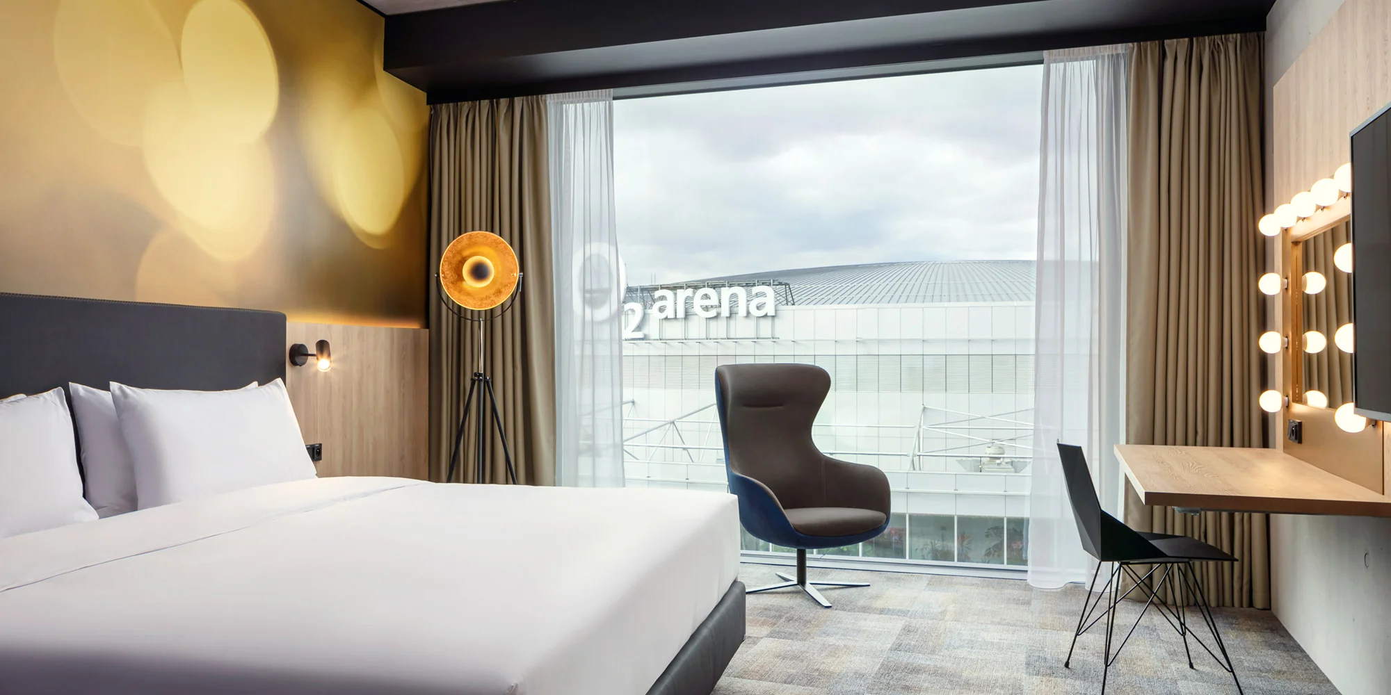 Moderní Stages Hotel**** u O2 areny: vyhlášená kuchyně, parkování v ceně a skvělá dostupnost do centra