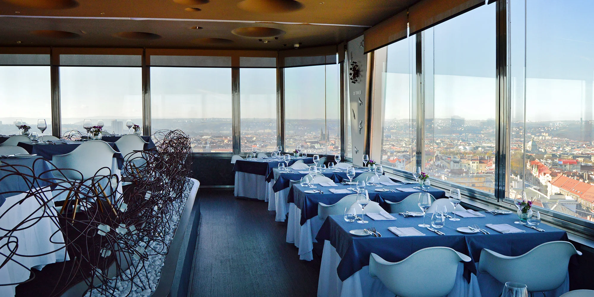 Luxusní 5chodové menu v Žižkovské věži: foie gras, siven, kachní prsa a signature cocktail