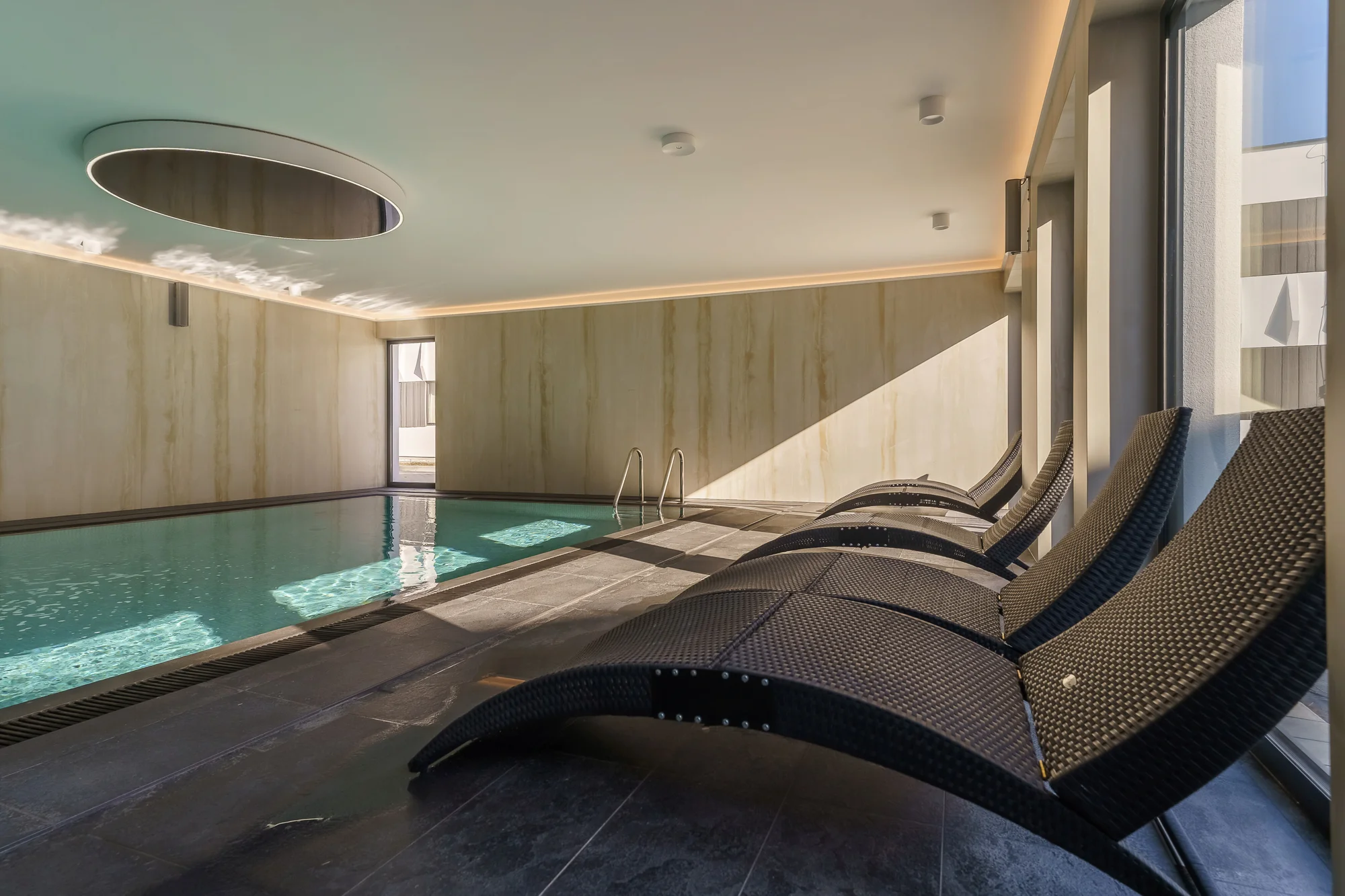 Resort v Kolobřehu u pláže: neomezený wellness, plná či polopenze, výhody za delší pobyt