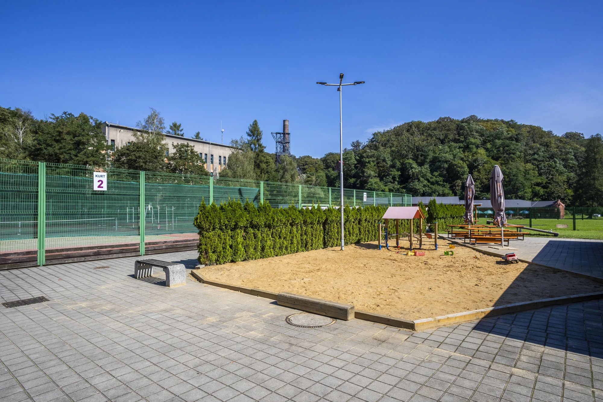 Pobyt v apartmánech na dohled ostravského Landeku: ubytování, sleva na expozice DOV