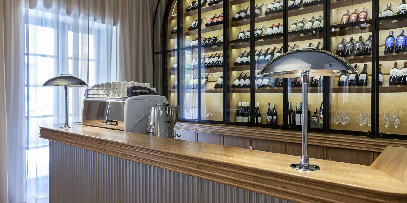 Relax v srdci Varšavy: moderní boutique hotel v bývalém paláci se saunou a bazénem, akce 2 děti zdarma