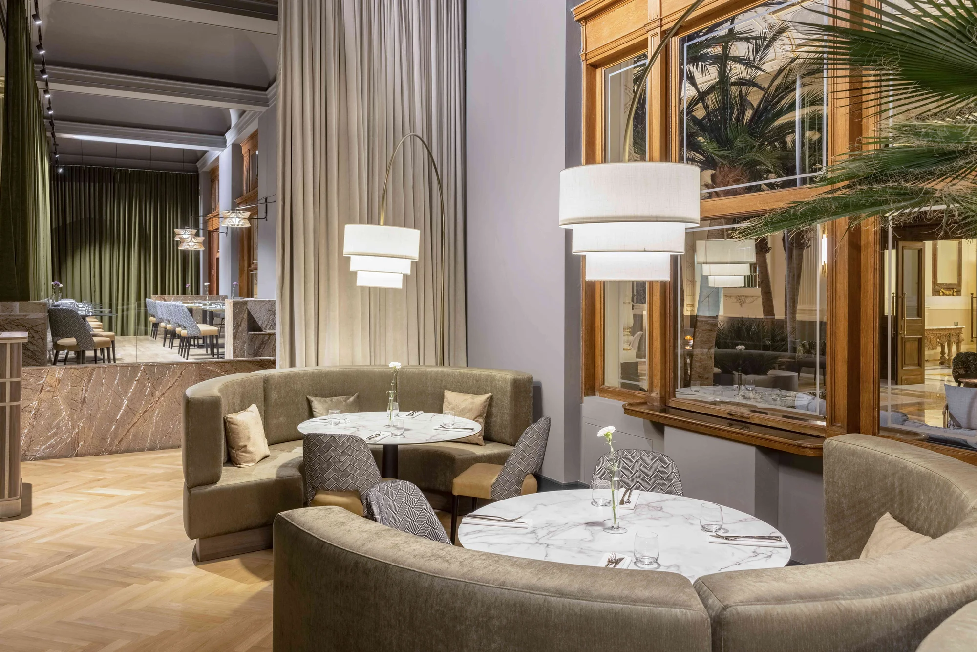 5* hotel v novorenesančním paláci v centru Prahy: luxusní pokoje, varianty se snídaní i vstupem do spa