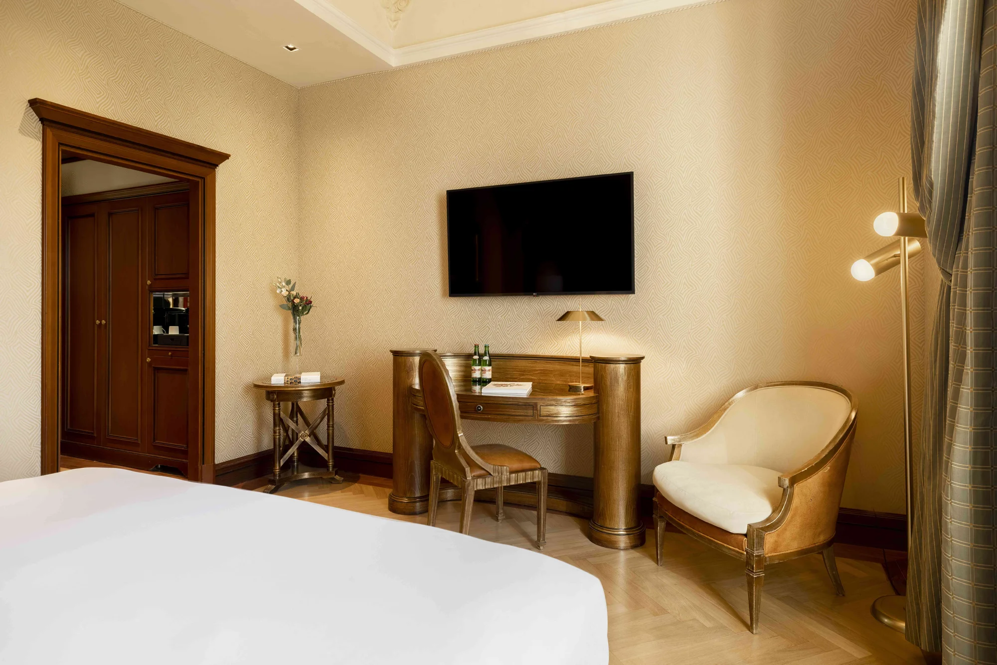 5* hotel v novorenesančním paláci v centru Prahy: luxusní pokoje, varianty se snídaní i vstupem do spa