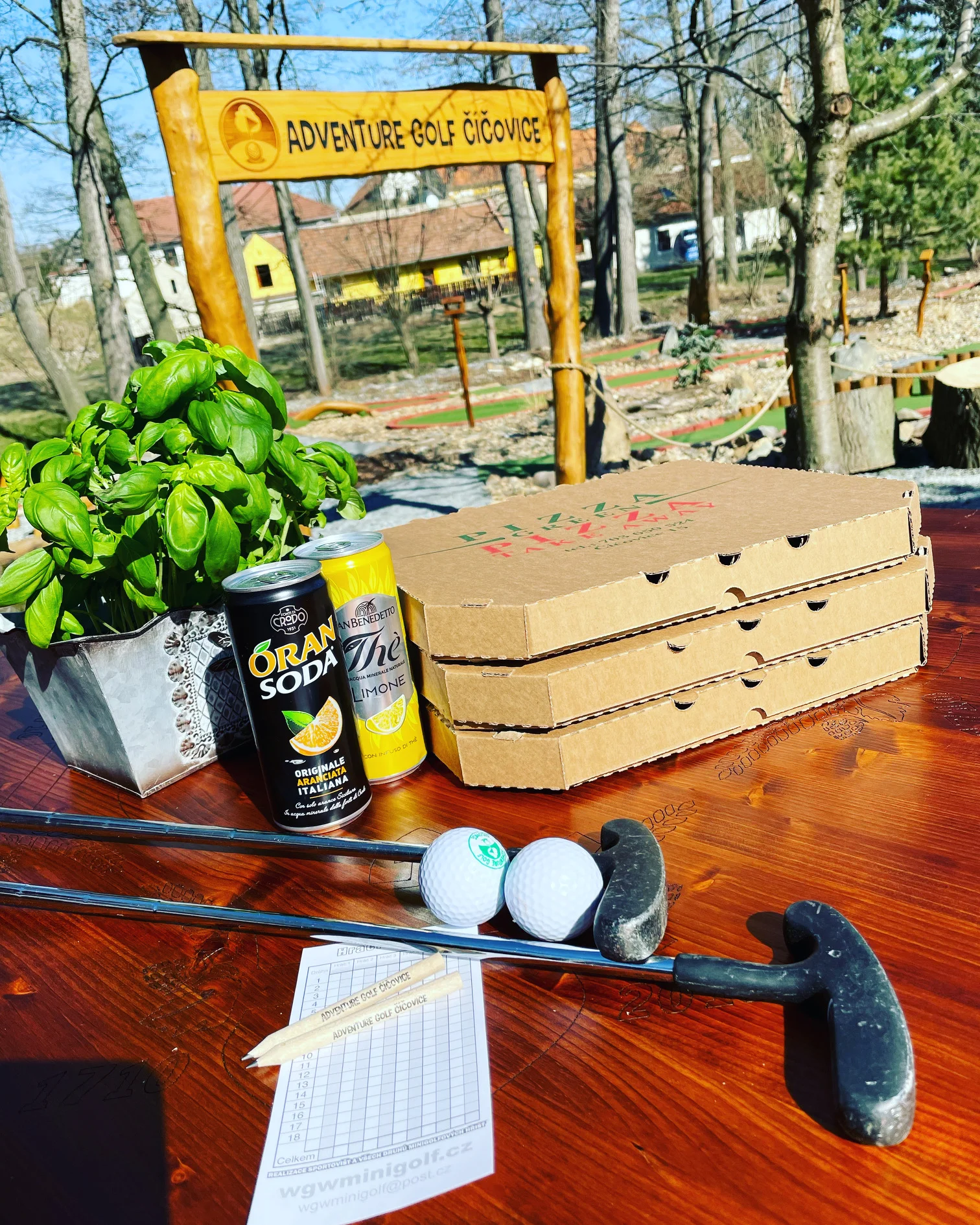 Adventure golf v krásném prostředí: jednotlivé vstupy či permanentka pro děti i dospělé