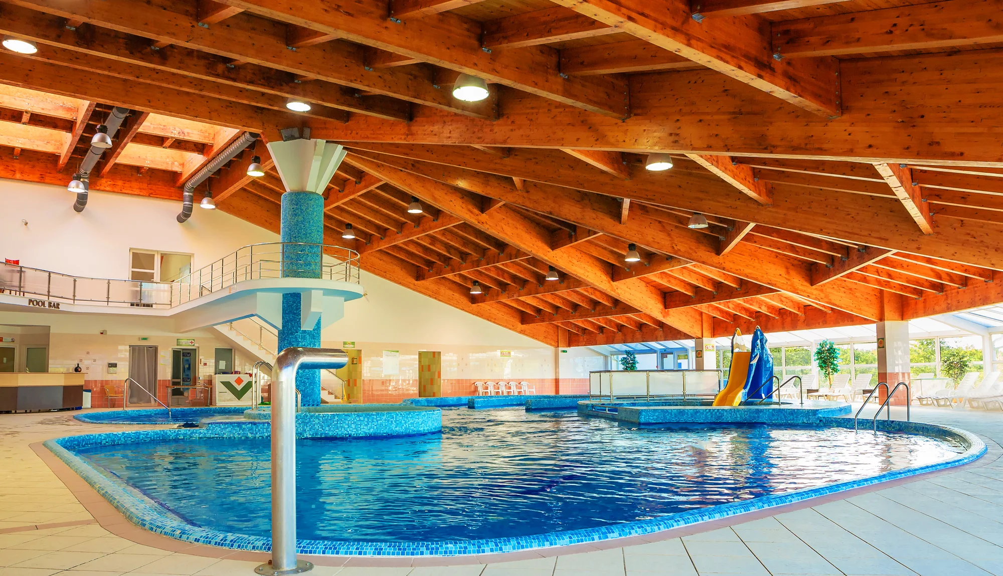 Relax pro rodinu nebo partu přátel blízko Budapešti: neomezeně wellness, možnost polopenze a slevy, děti zdarma