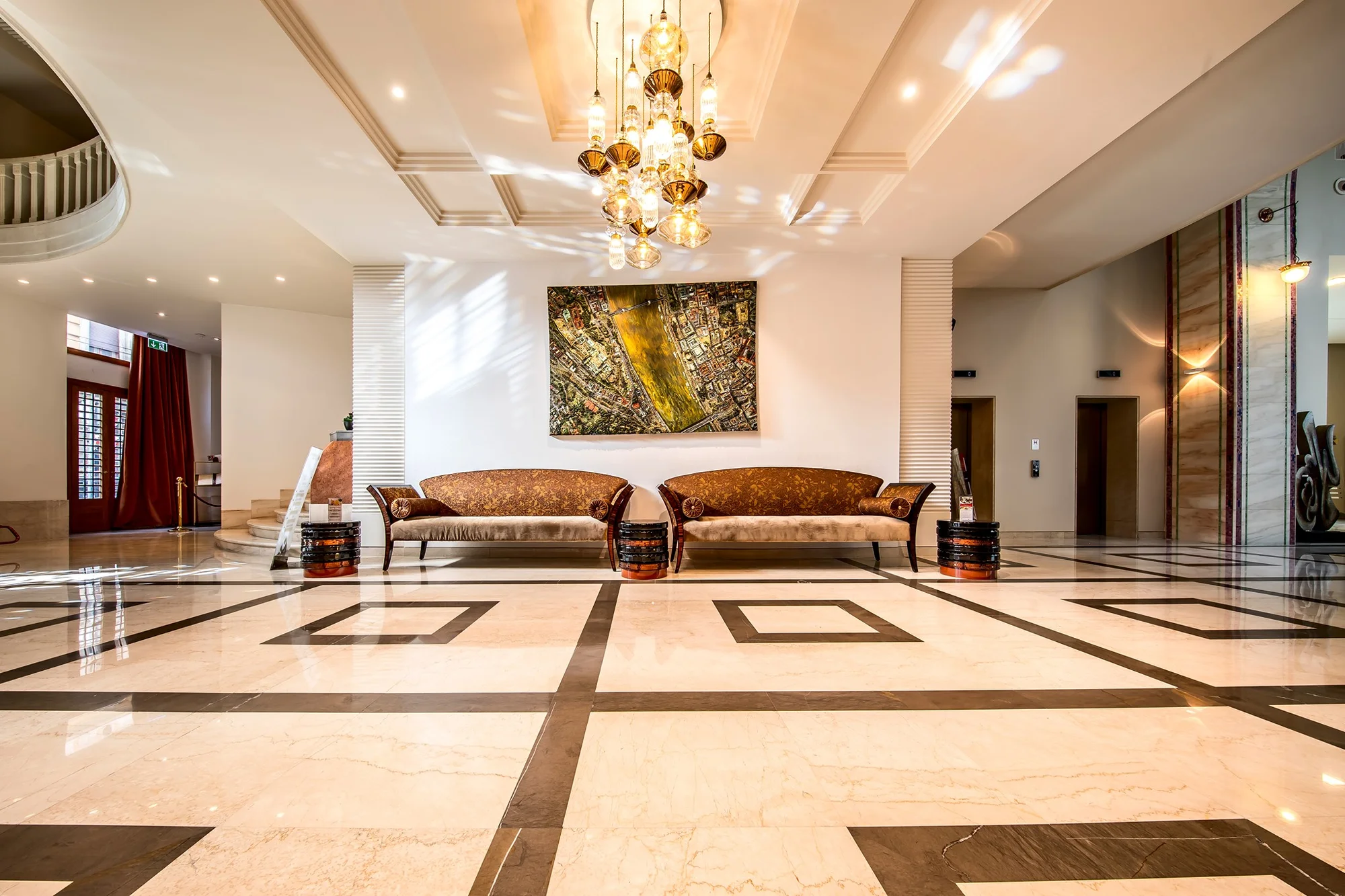 Relax v centru Budapešti: Continental Hotel se snídaněmi a neomezeným wellness