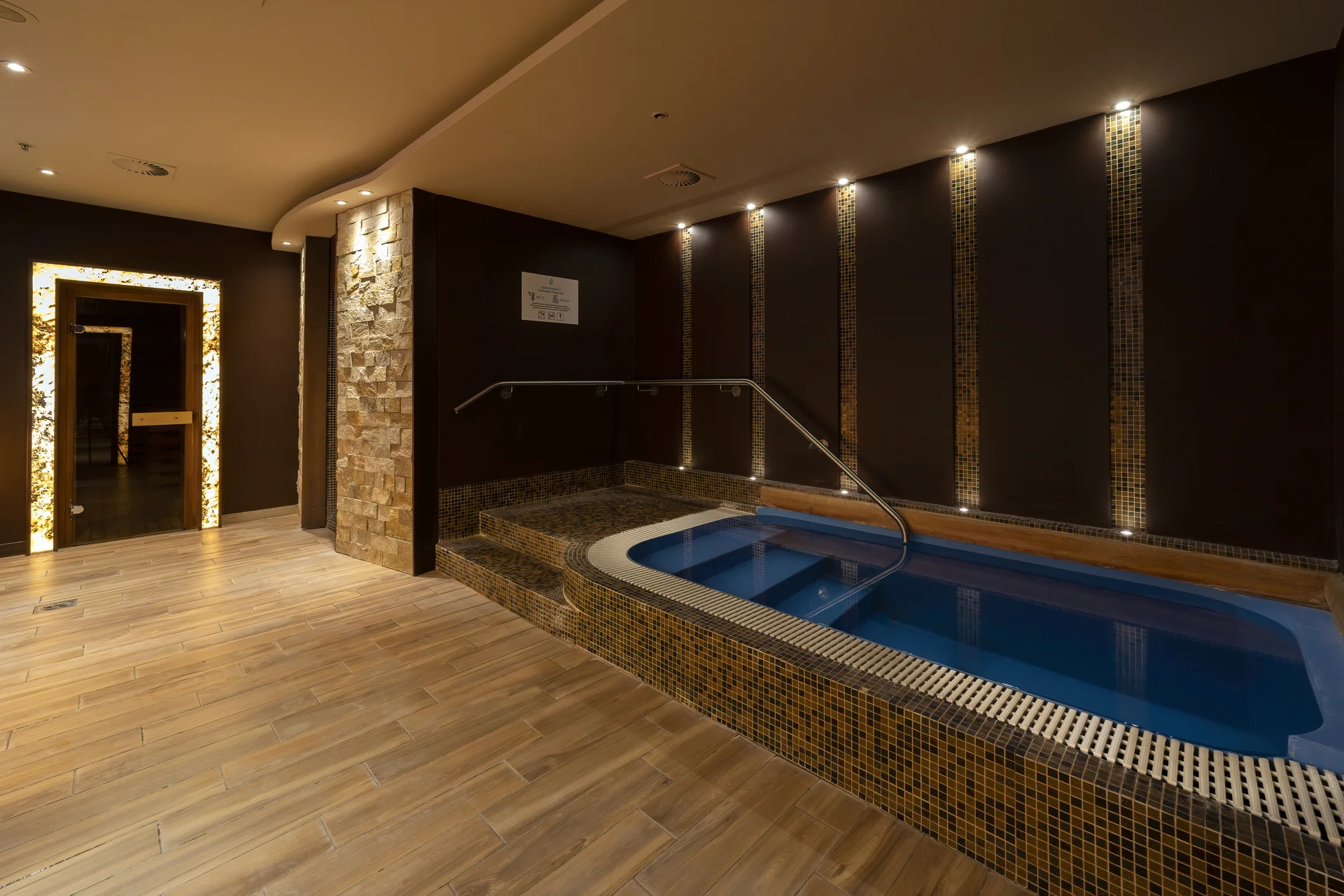 4* pobyt v Zalakarosi: neomezený wellness s termální vodou, polopenze a bohatý program pro rodiny s dětmi