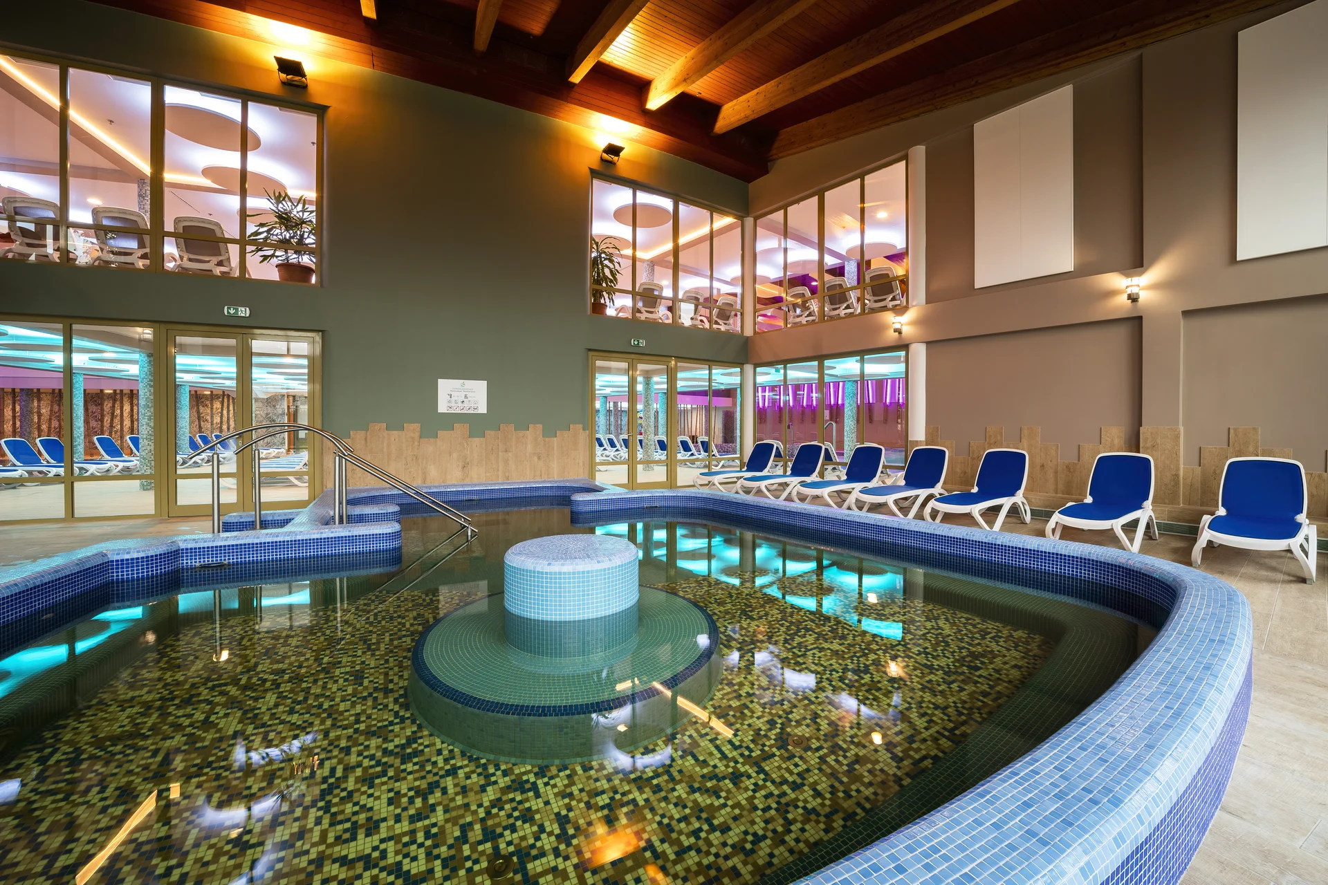 Wellness pobyt ve 4* hotelu v Zalakarosu s polopenzí, stravou a bohatým programem pro děti