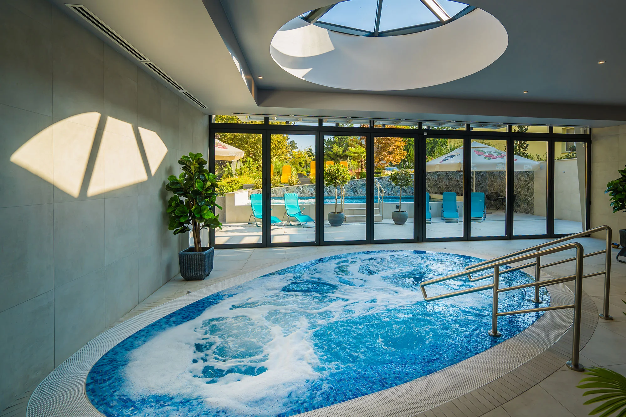 Pobyt ve 4* hotelu jen 150 m od Balatonu: neomezený wellness a polopenze, 2 děti zdarma